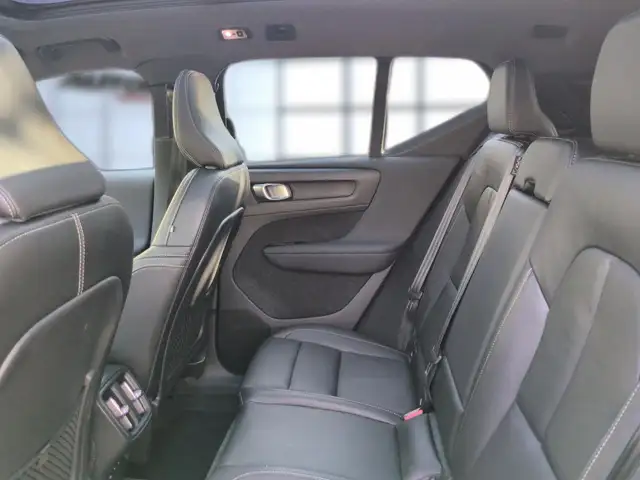 Volvo XC40 view 18