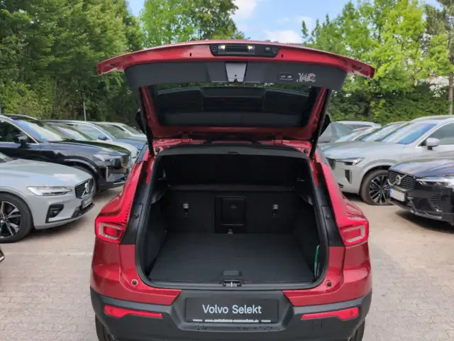 Volvo XC40 view 25