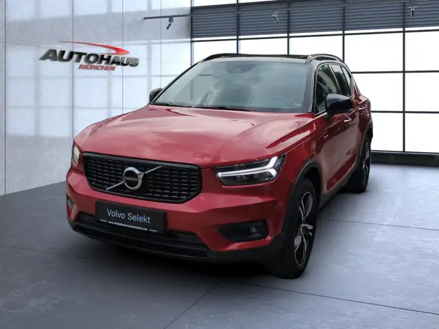 Volvo XC40 view 3