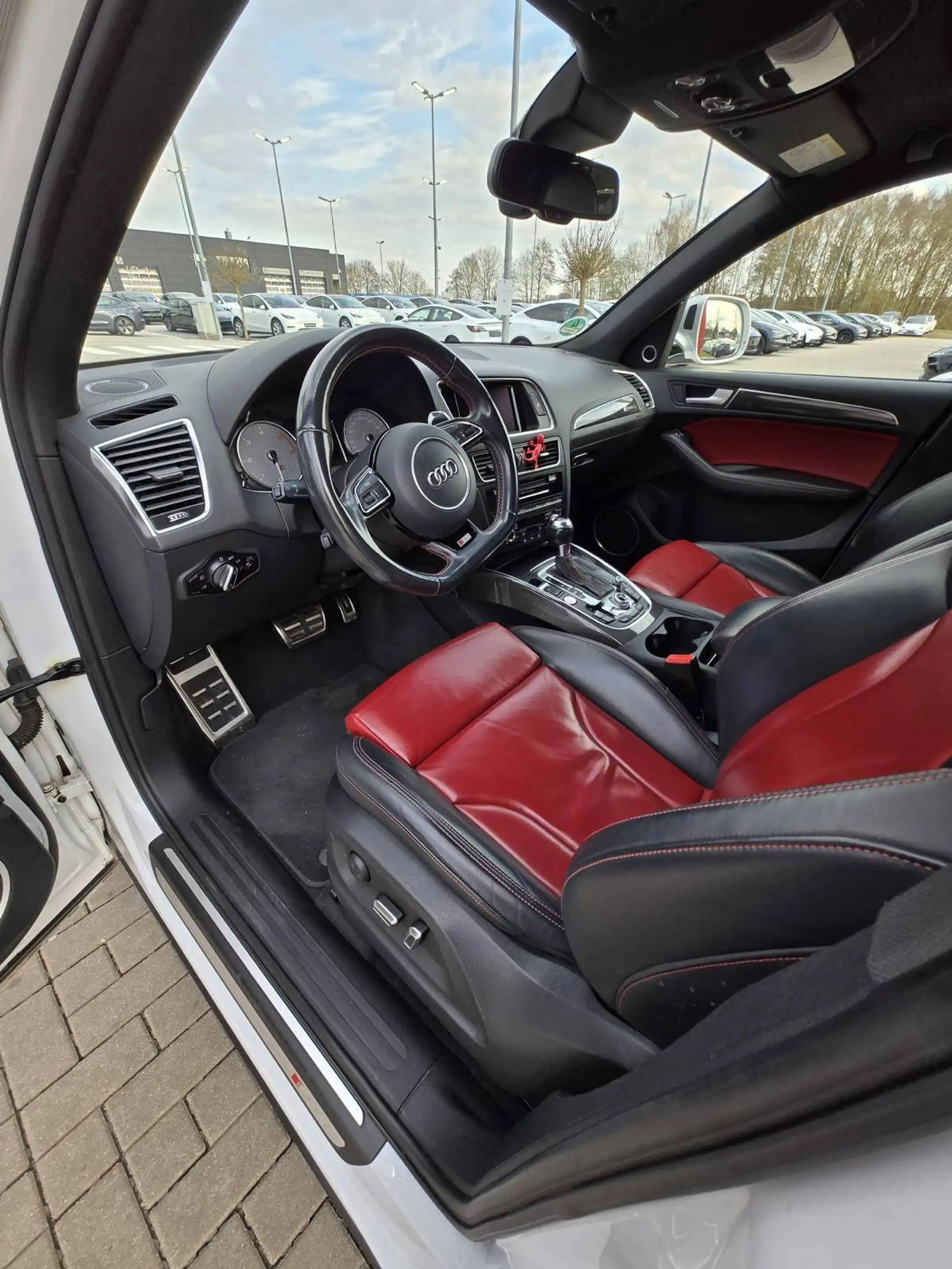 Audi SQ5 3.0 TDI quattro — photo 15