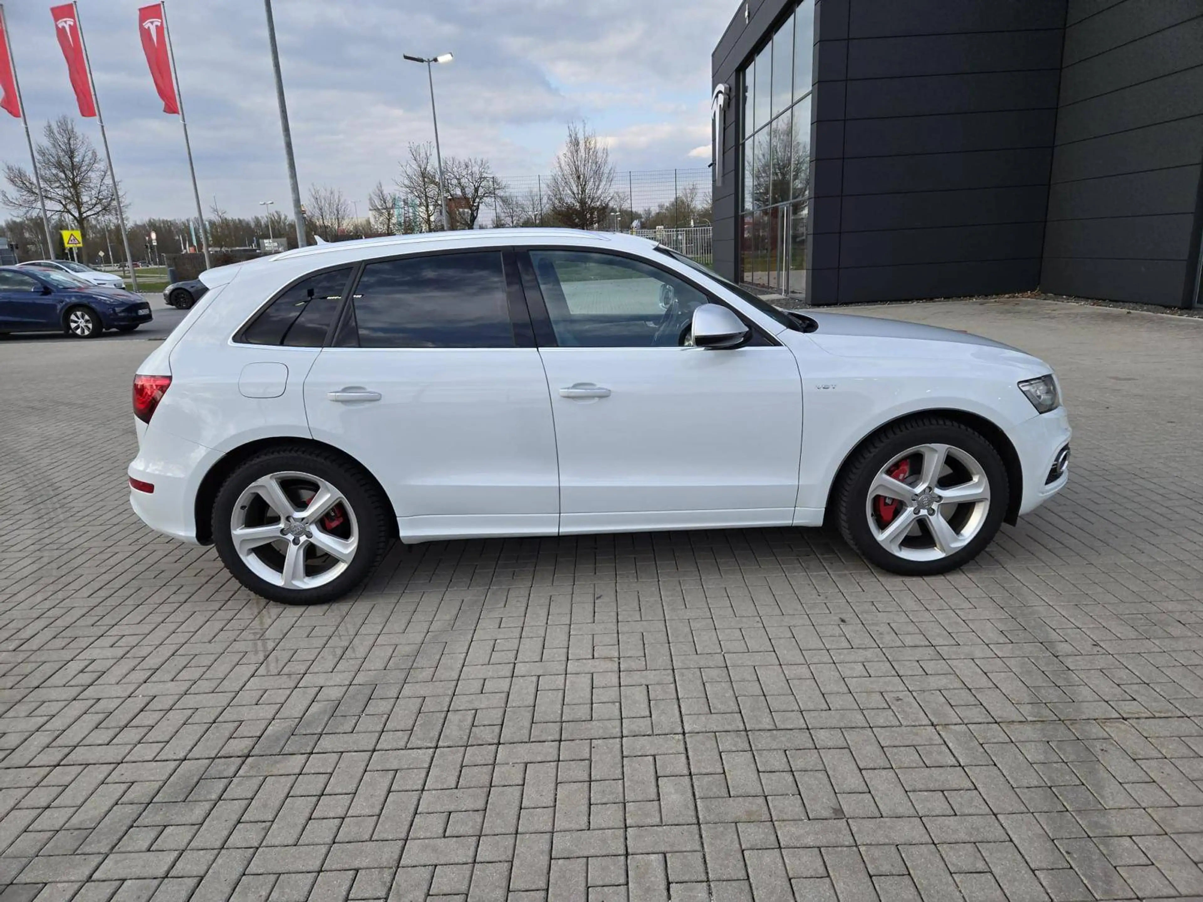 Audi SQ5 3.0 TDI quattro — photo 3