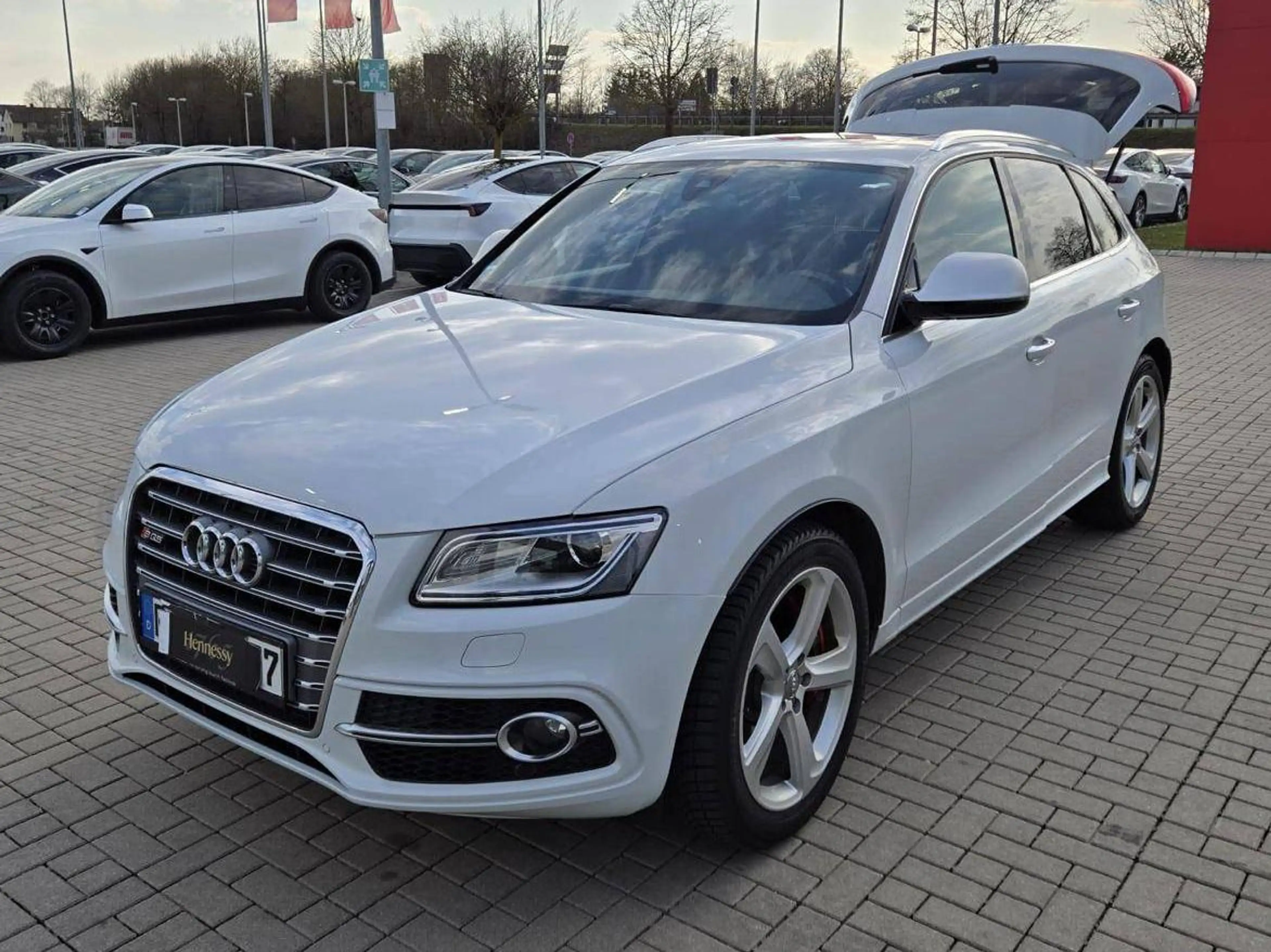 Audi SQ5 3.0 TDI quattro — photo 10