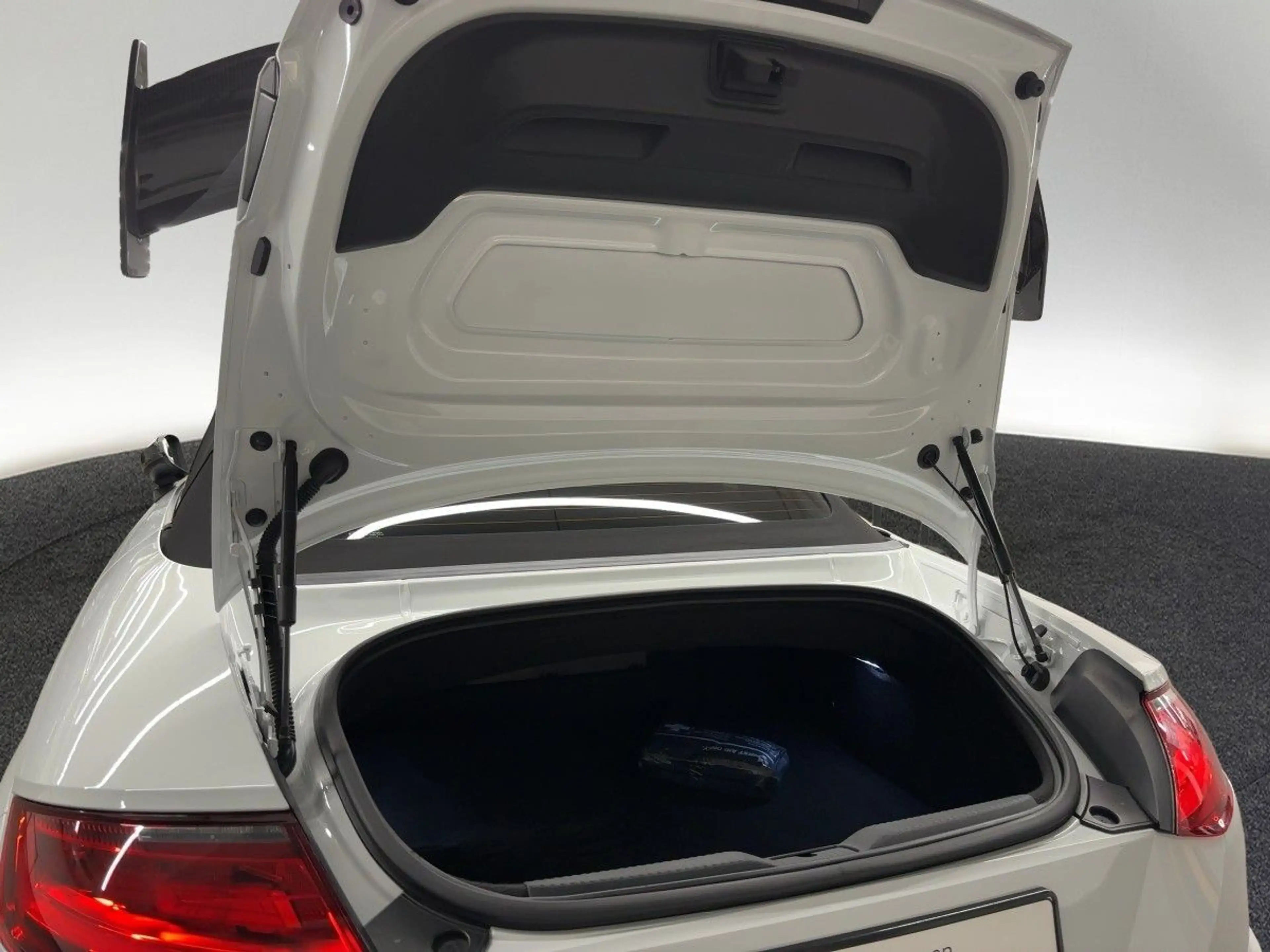 Audi TT RS S tr.VIRTUAL MATRIX NAVI B&O — photo 9