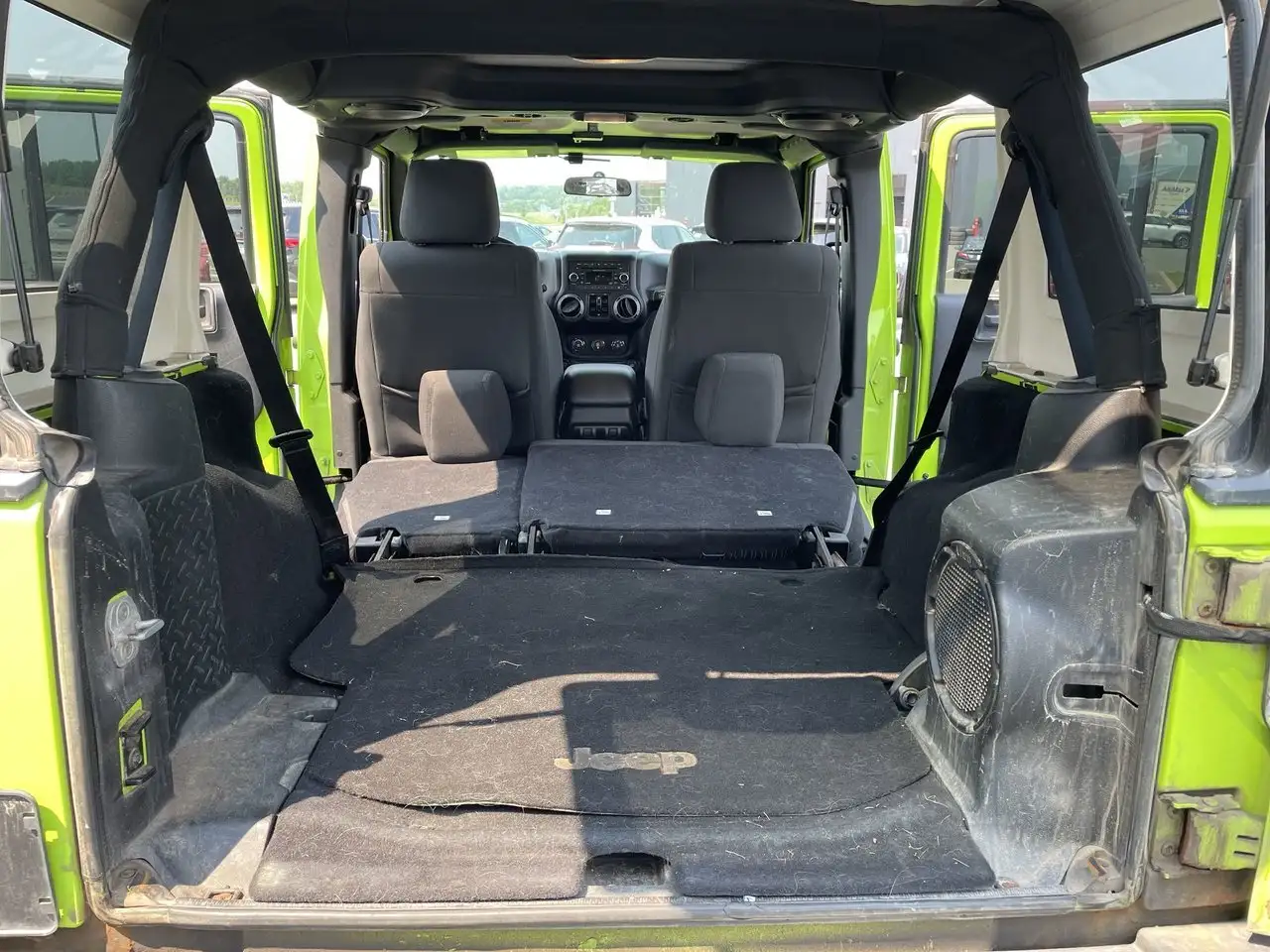 Jeep Wrangler photo Jeep Wrangler