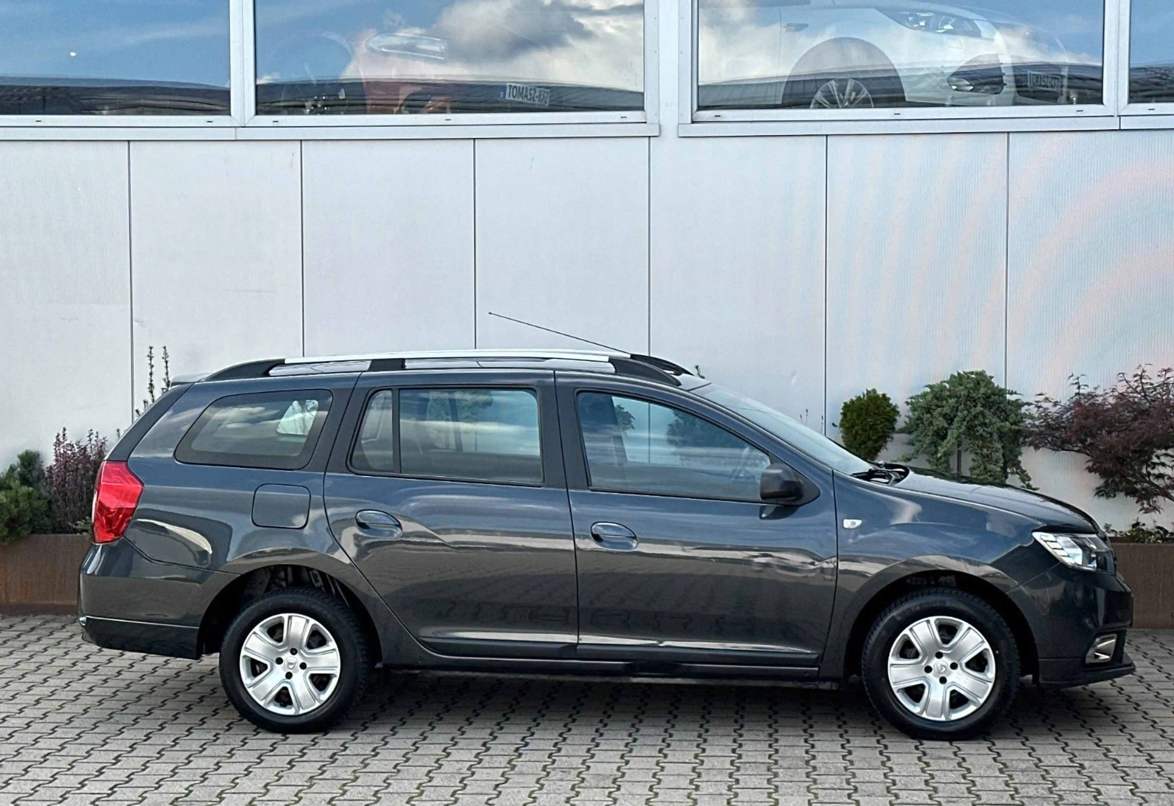 Dacia Logan MCV 0.9 TCe 90 LPG Essential*AHK*TÜV NEU — photo 3