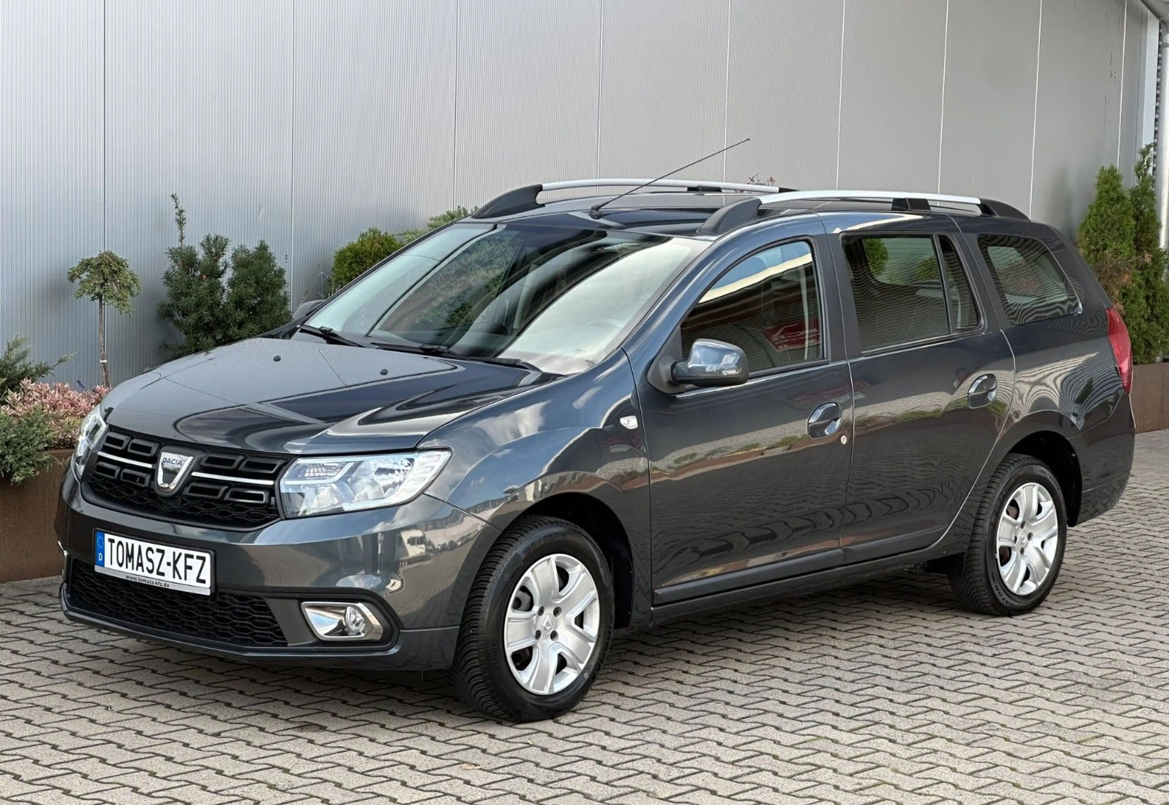 Dacia Logan MCV 0.9 TCe 90 LPG Essential*AHK*TÜV NEU — photo 2