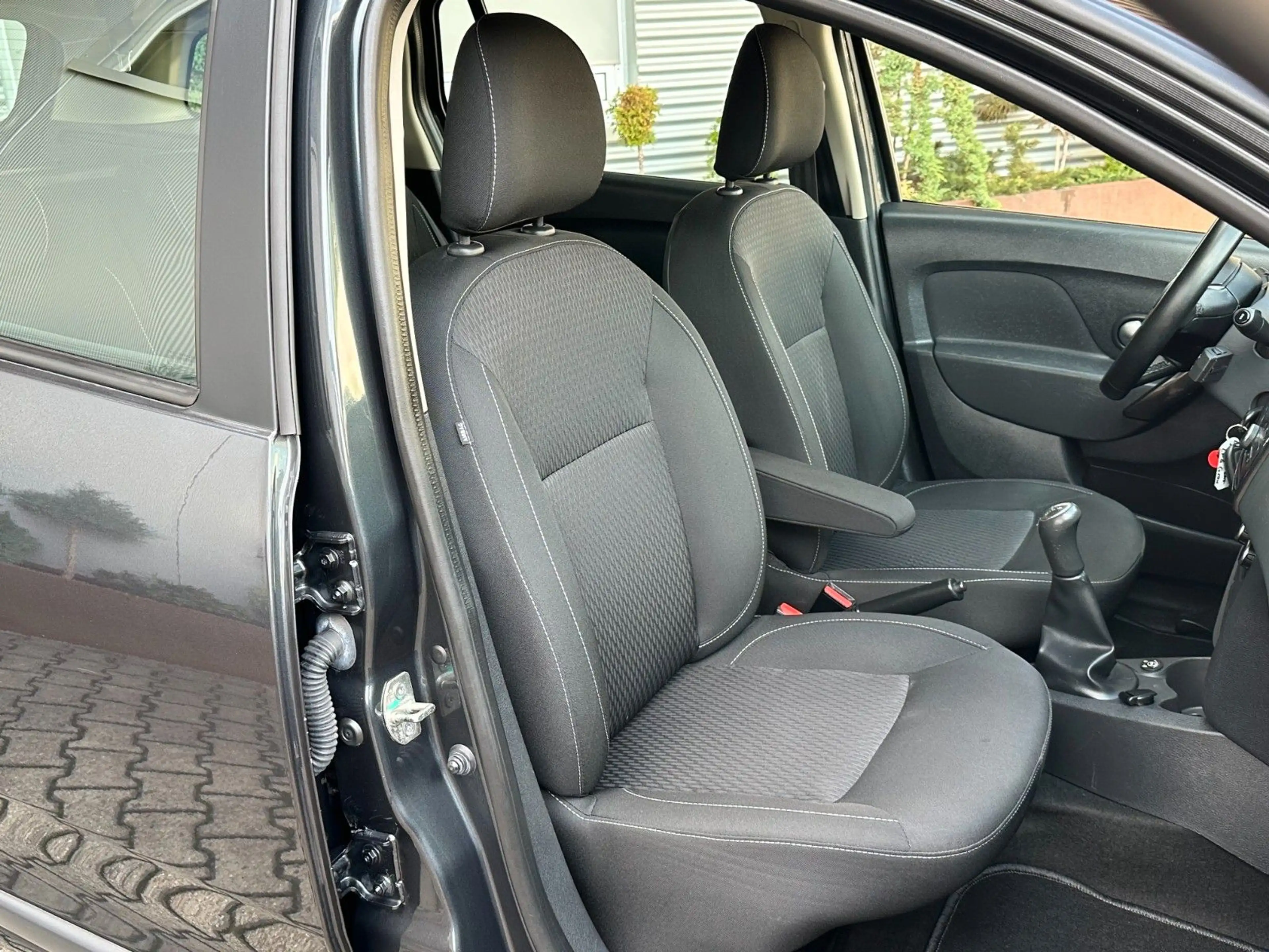 Dacia Logan MCV 0.9 TCe 90 LPG Essential*AHK*TÜV NEU — photo 8