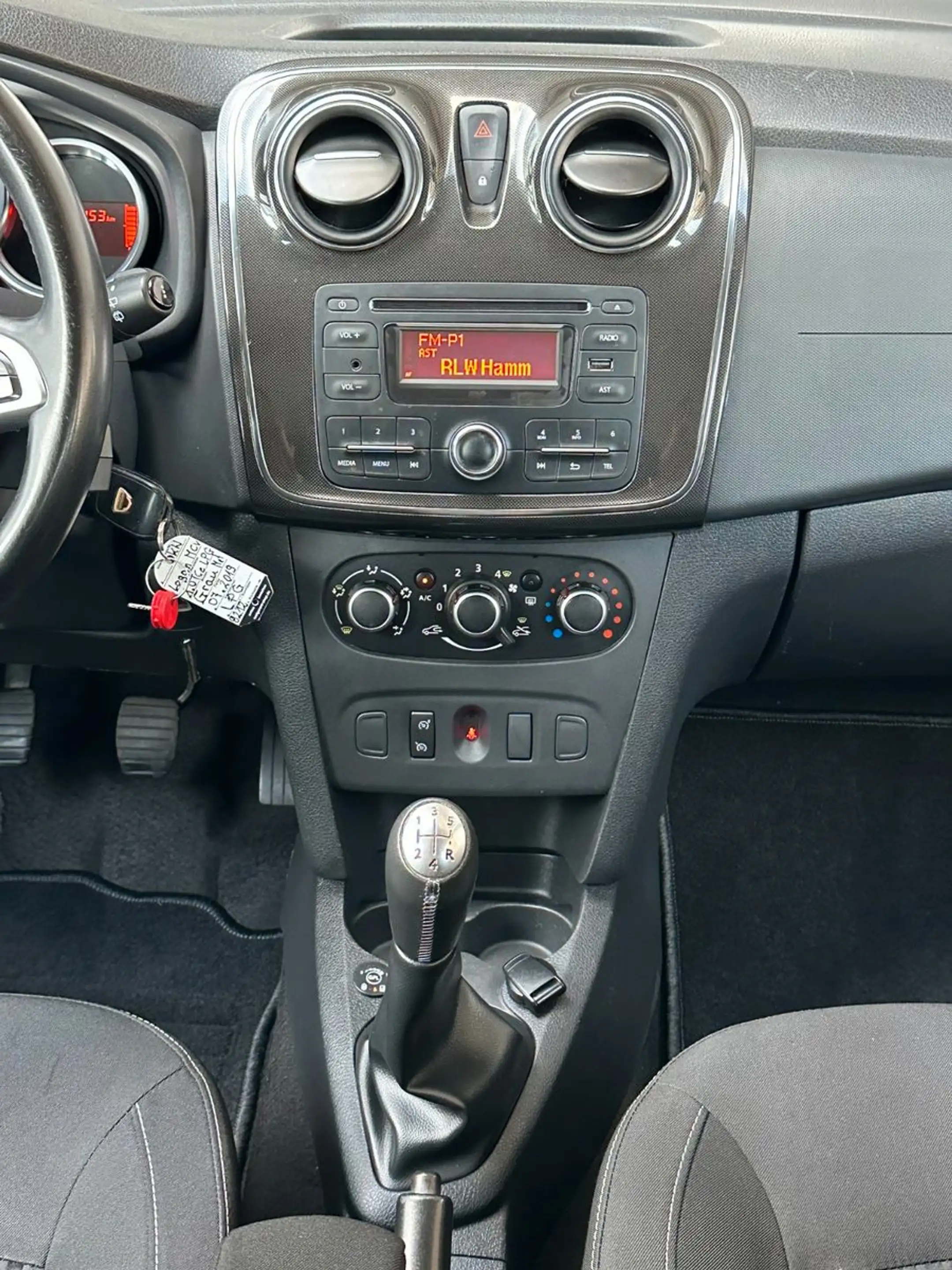 Dacia Logan MCV 0.9 TCe 90 LPG Essential*AHK*TÜV NEU — photo 10