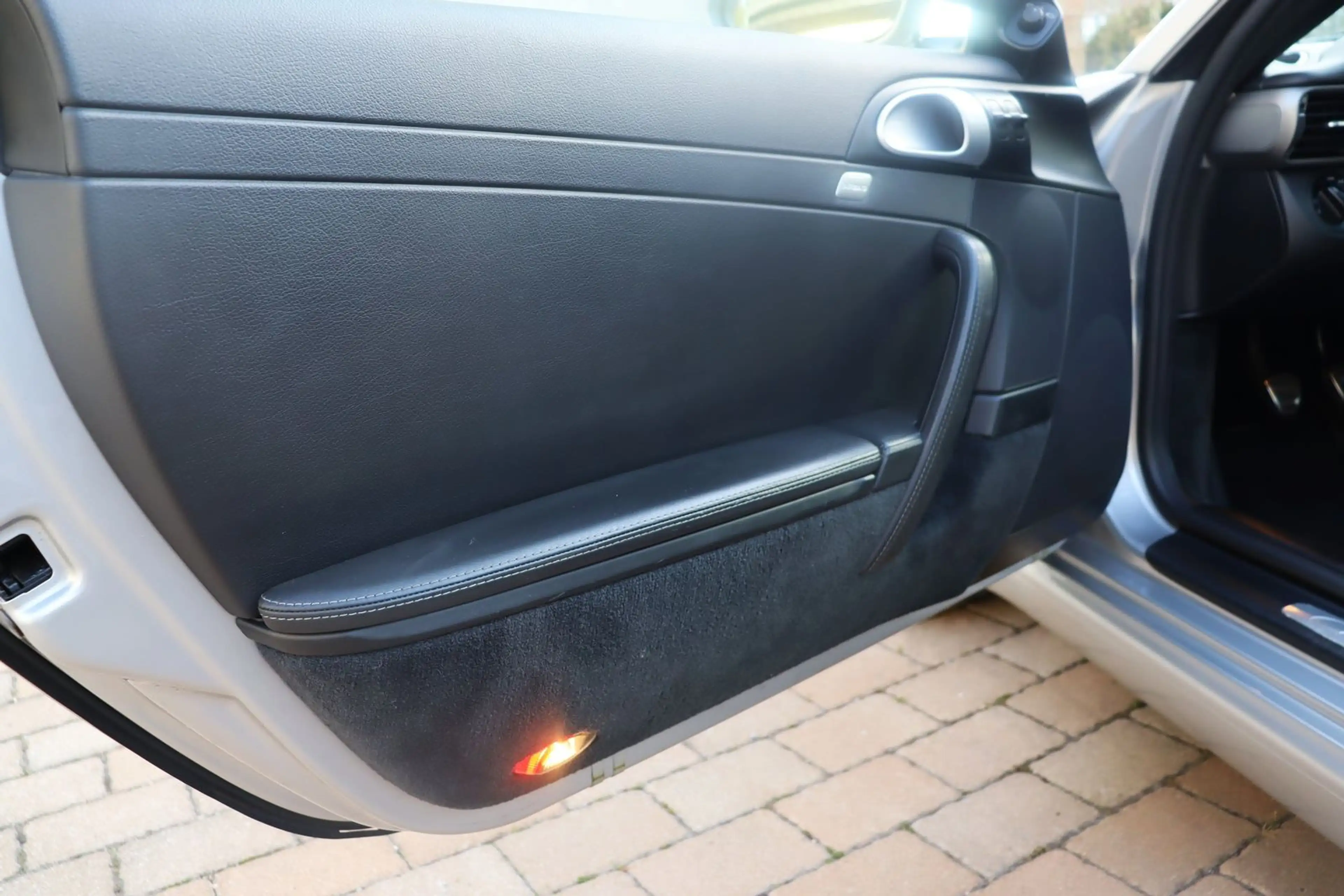 Porsche 911 Carrera Coupe — photo 14