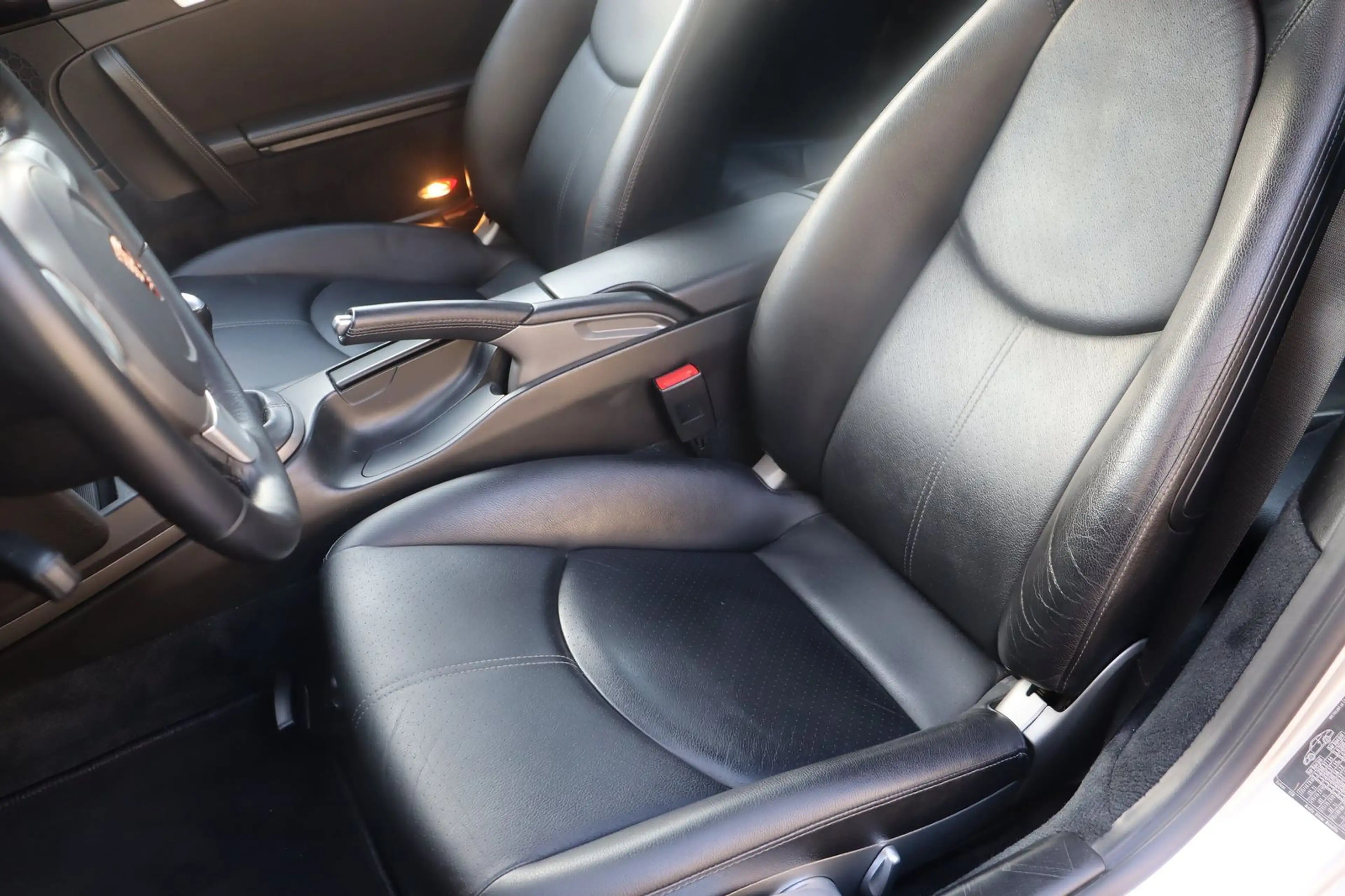 Porsche 911 Carrera Coupe — photo 13