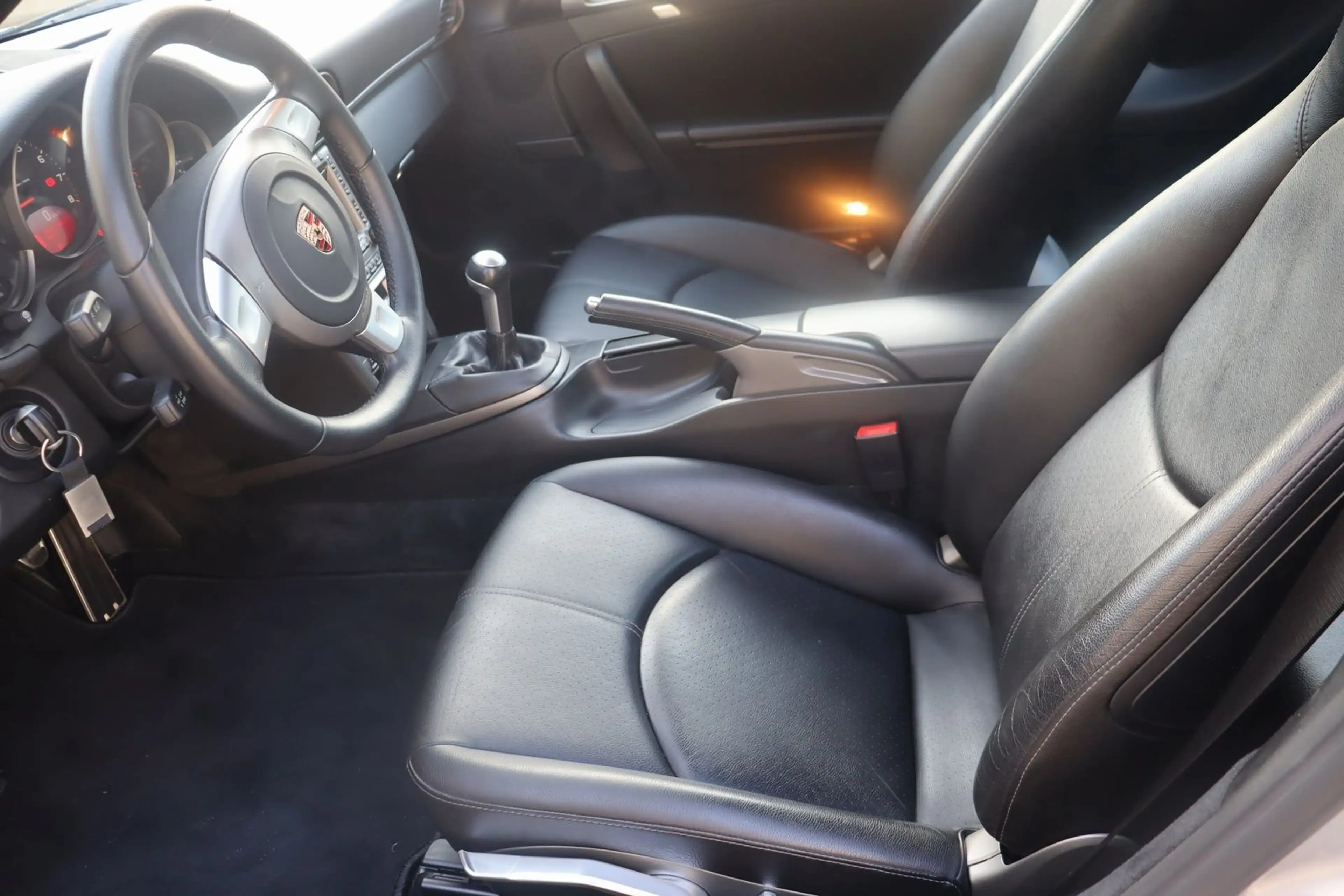 Porsche 911 Carrera Coupe — photo 9