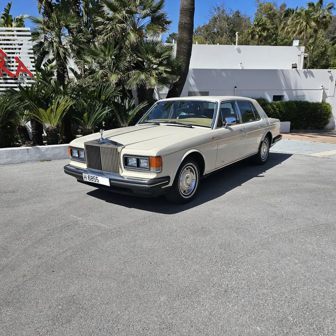 Rolls-Royce Silver Spirit - 1