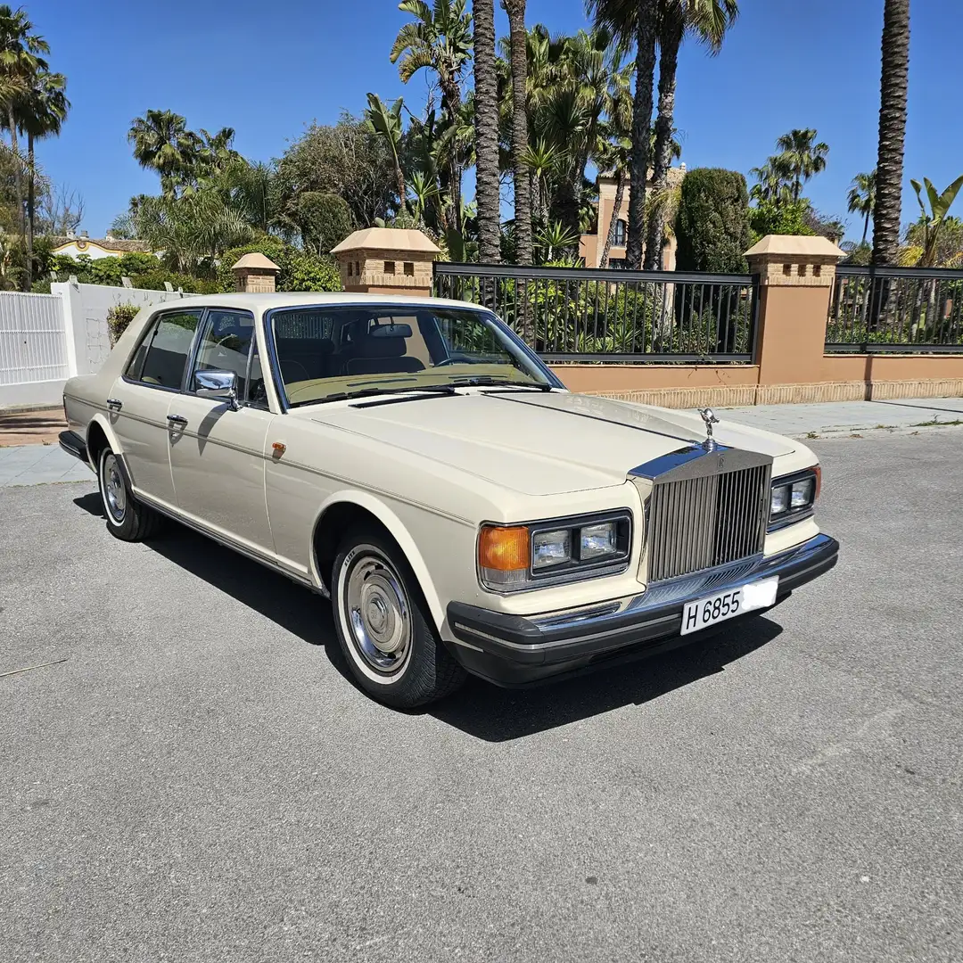 Rolls-Royce Silver Spirit - 2