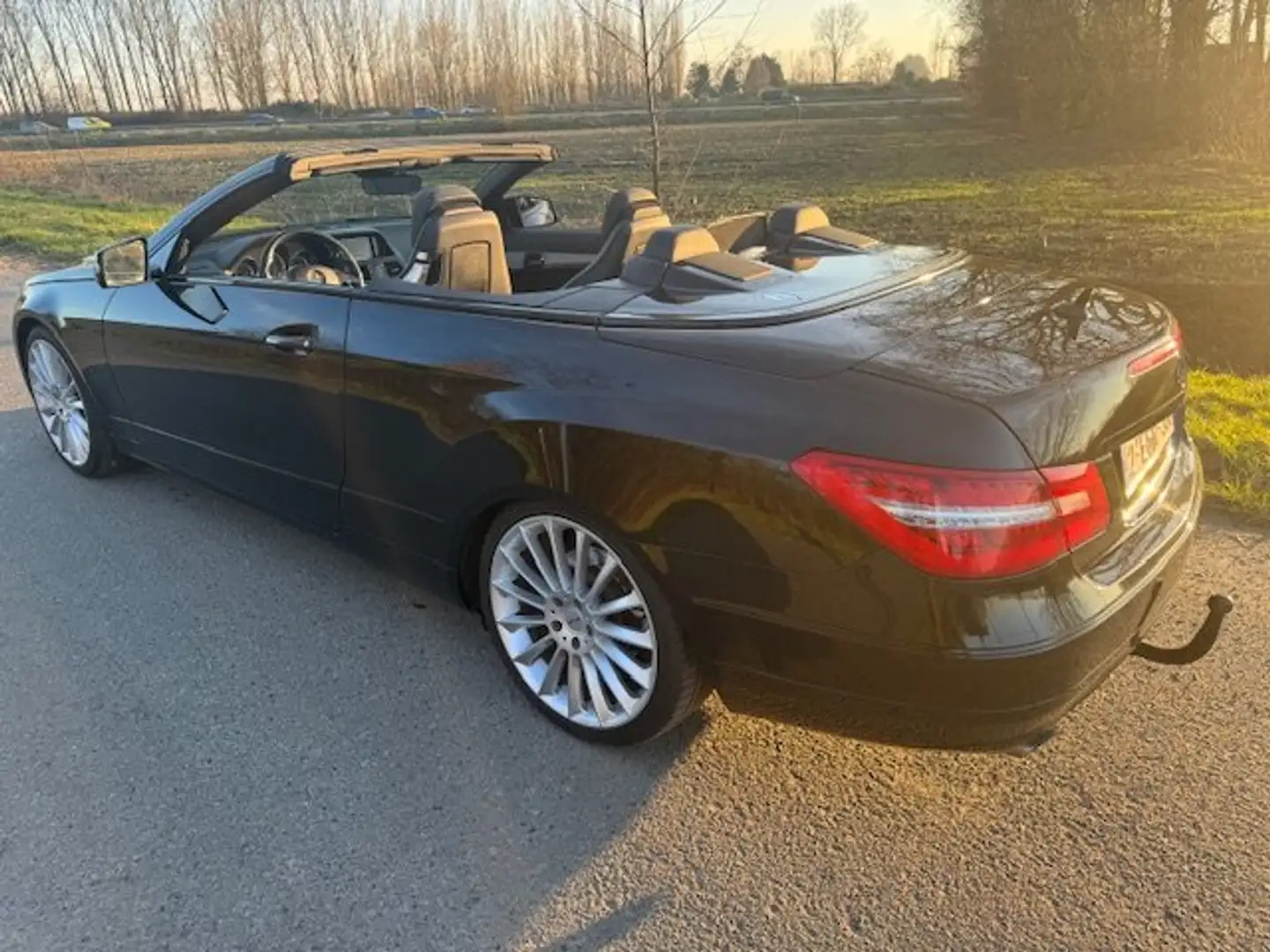Mercedes-Benz E 200 CABRIOLET BE Elegance Start/Stop Black - 2