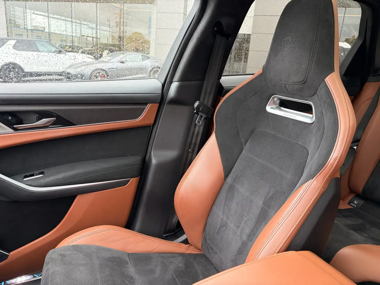 Jaguar F-Pace снимка Jaguar F-Pace