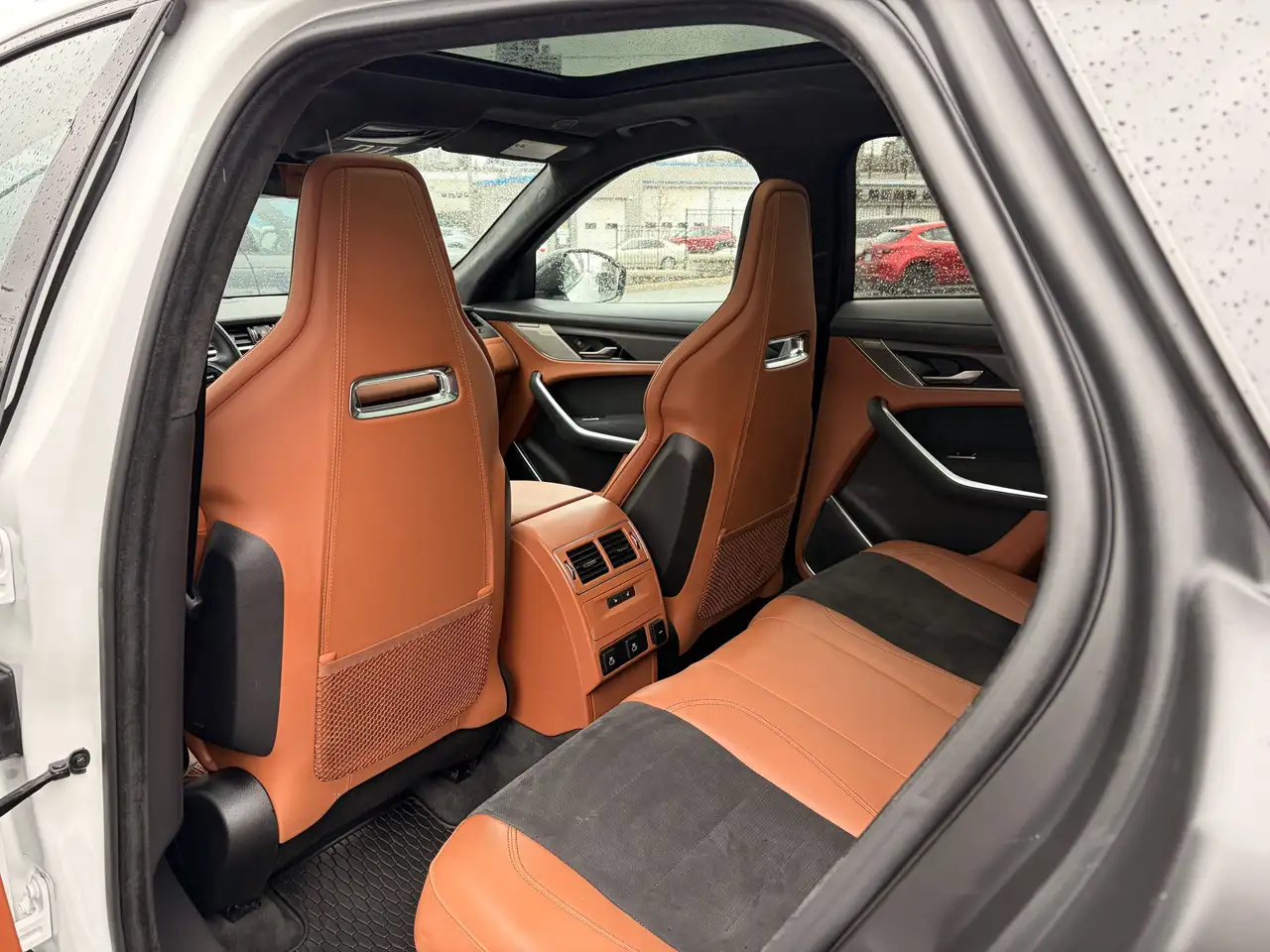 Jaguar F-Pace снимка Jaguar F-Pace