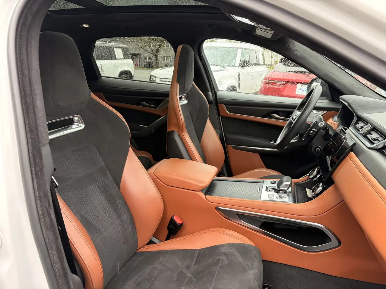 Jaguar F-Pace снимка Jaguar F-Pace