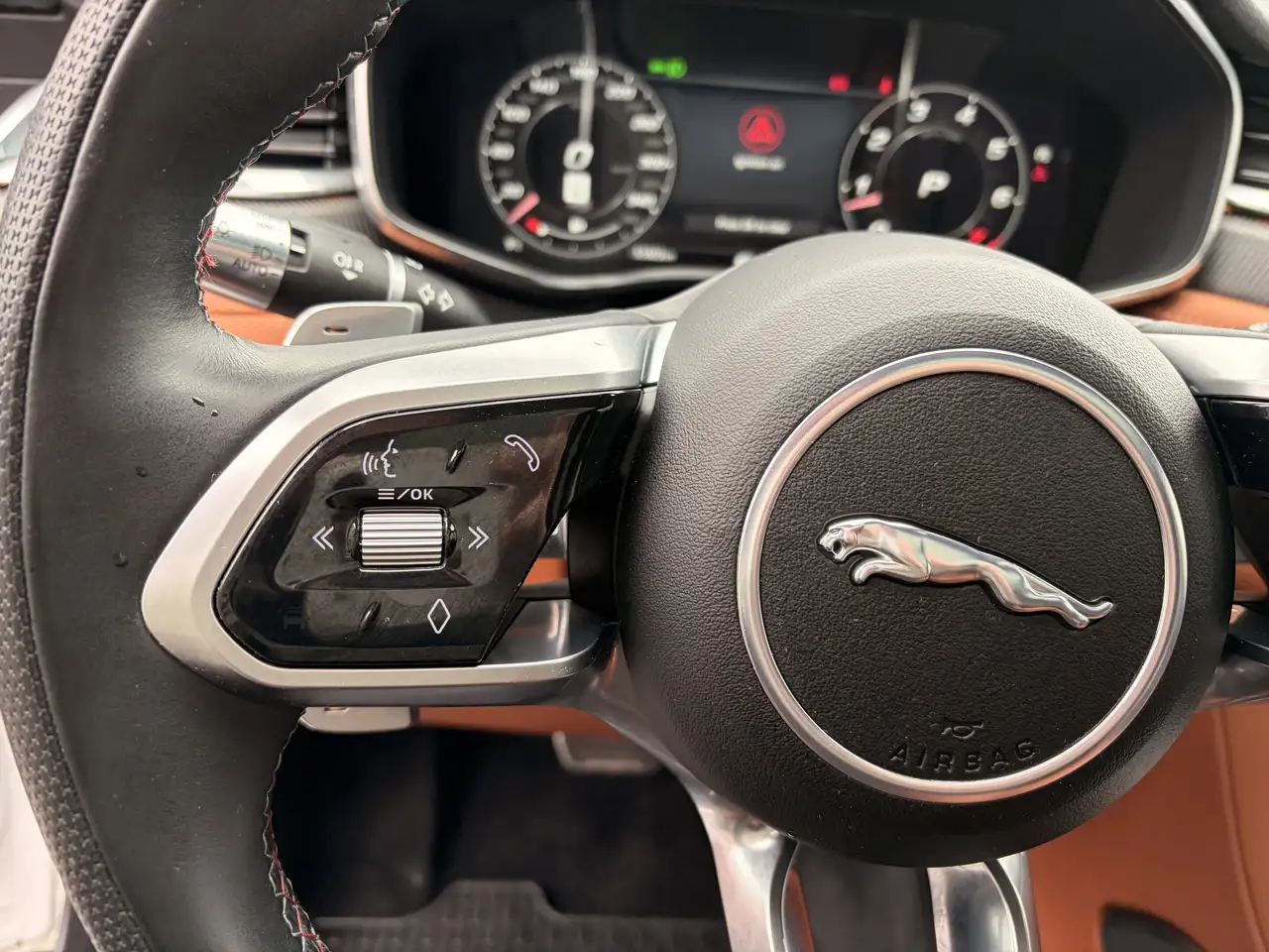 Jaguar F-Pace снимка Jaguar F-Pace
