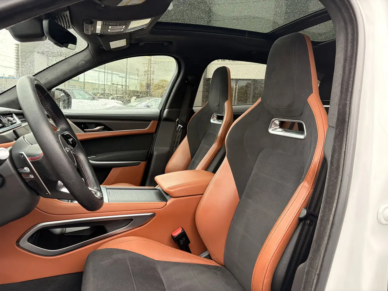 Jaguar F-Pace снимка Jaguar F-Pace