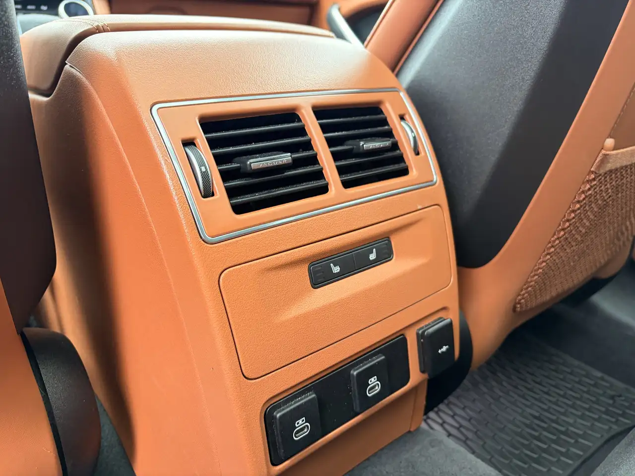 Jaguar F-Pace снимка Jaguar F-Pace