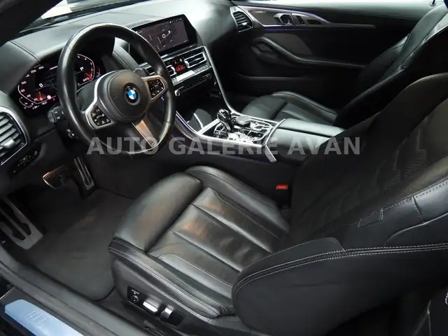 BMW 8 Series view 13