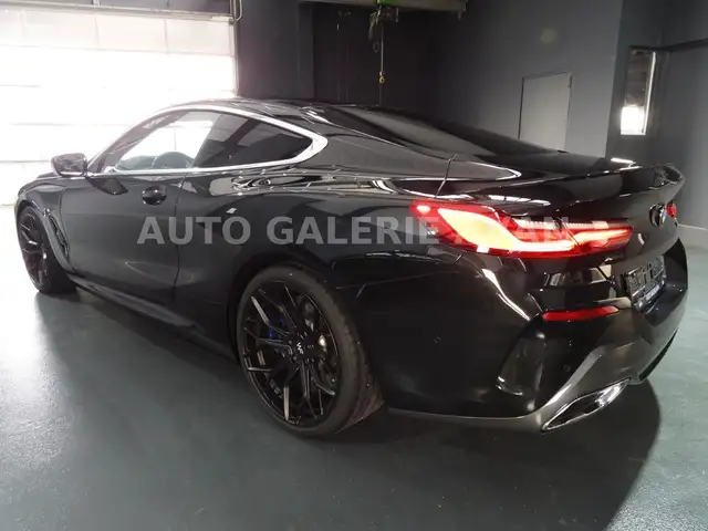 BMW 8 Series view 11