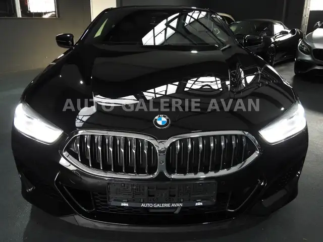 BMW 8 Series view 7