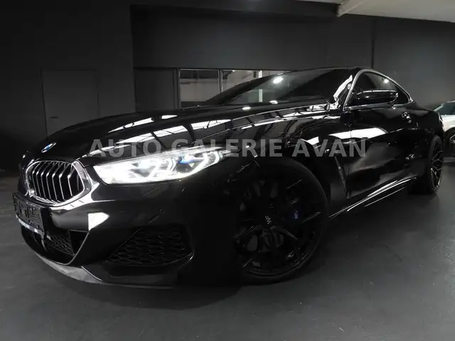 BMW 8 Series view 8