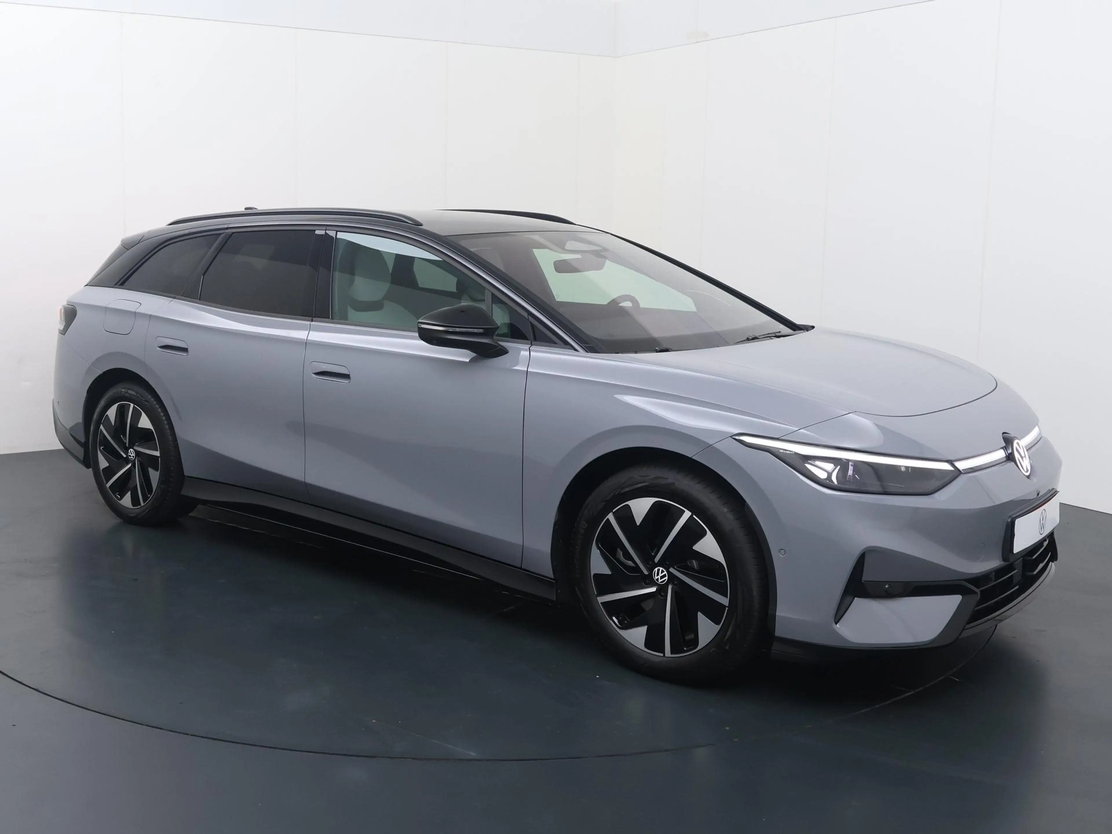 Volkswagen ID.7 Limited Edition Plus 86 kWh accu, 210 kW / 286 PK — photo 3