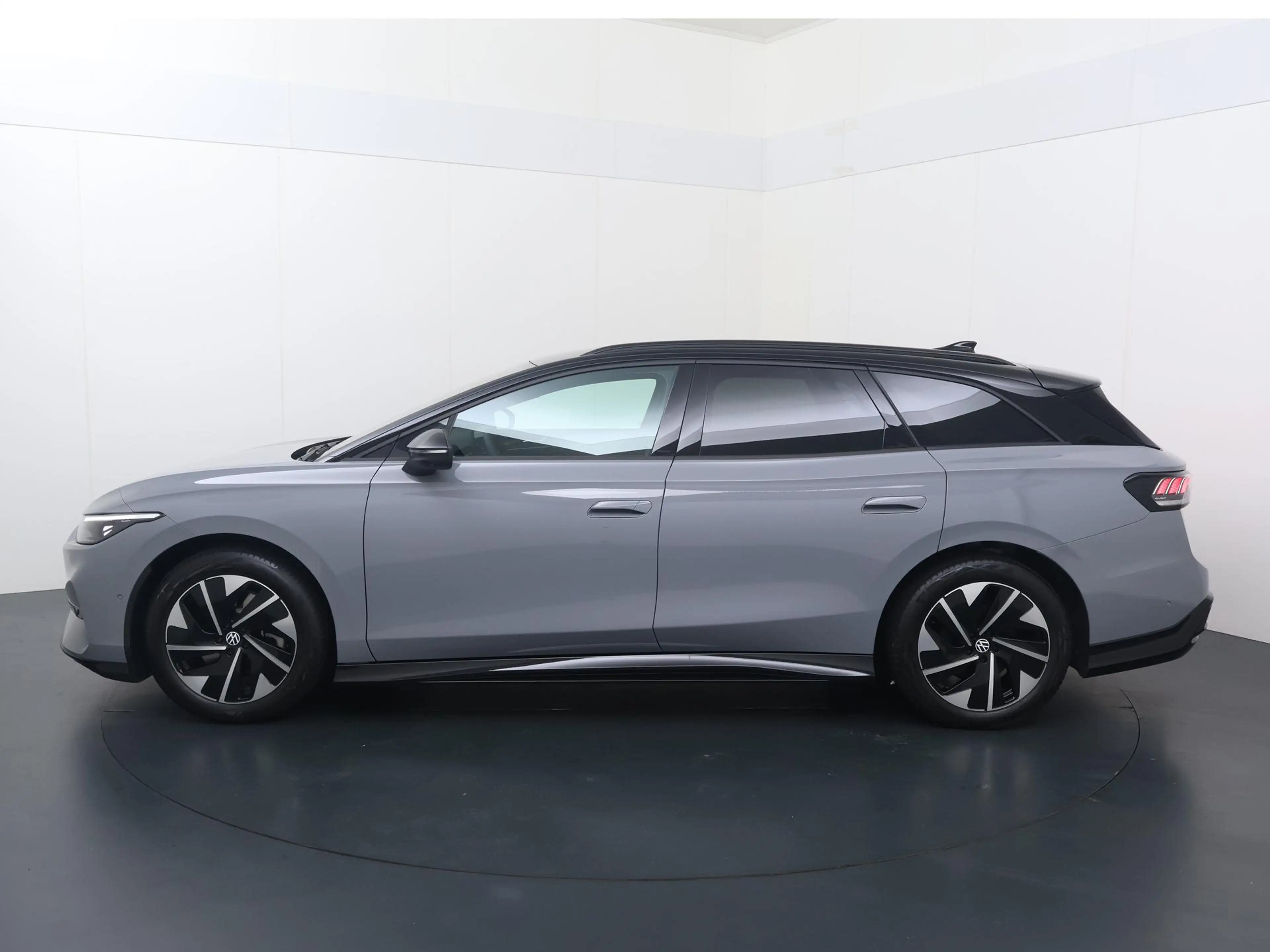 Volkswagen ID.7 Limited Edition Plus 86 kWh accu, 210 kW / 286 PK — photo 2