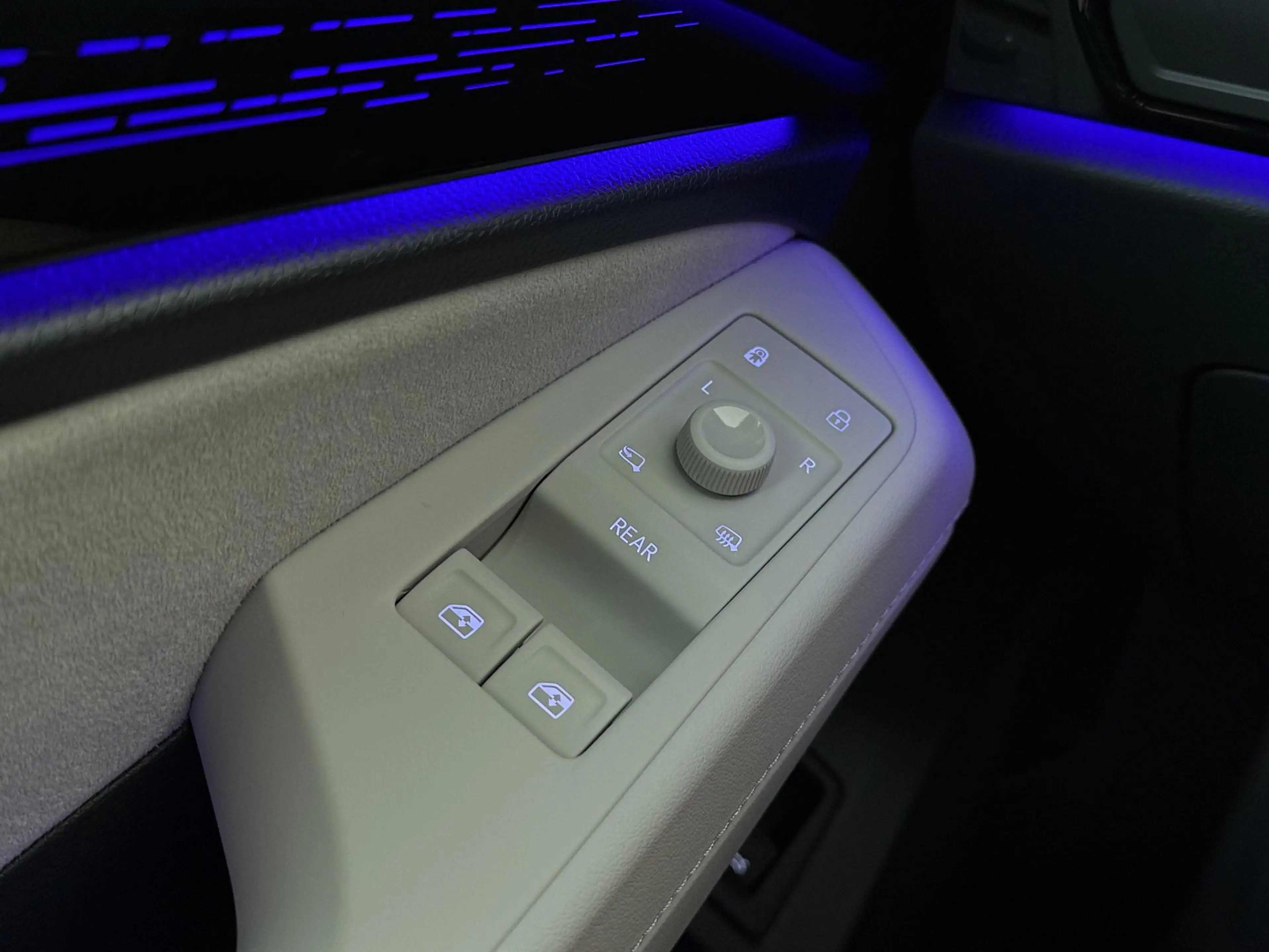 Volkswagen ID.7 Limited Edition Plus 86 kWh accu, 210 kW / 286 PK — photo 14