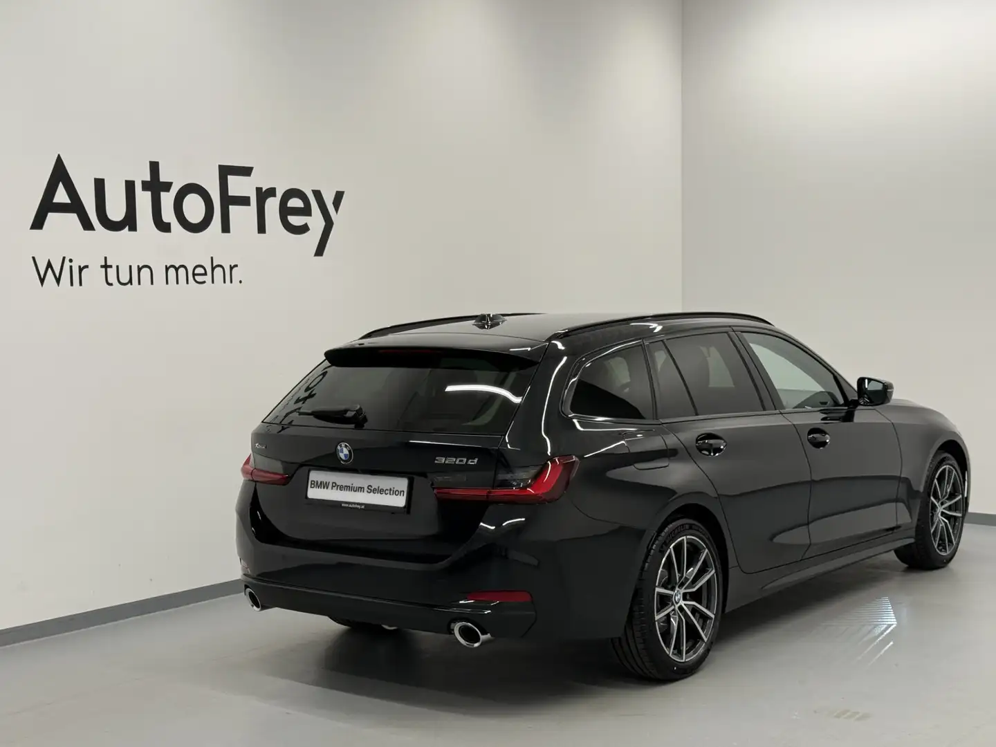 BMW 320 d xDrive Schwarz - 2