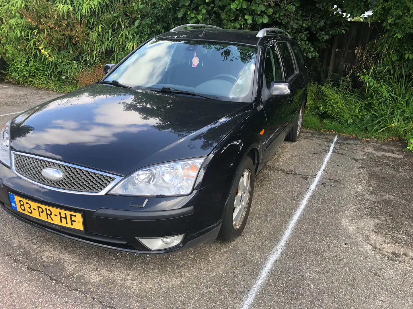 Ford Mondeo Mondeo 1.8-16V Futura zeer nette staat Negro - 1