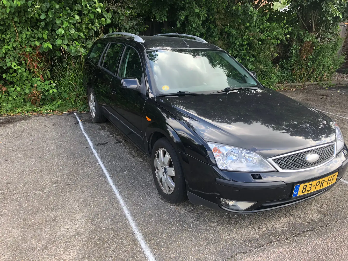 Ford Mondeo Mondeo 1.8-16V Futura zeer nette staat Negro - 2