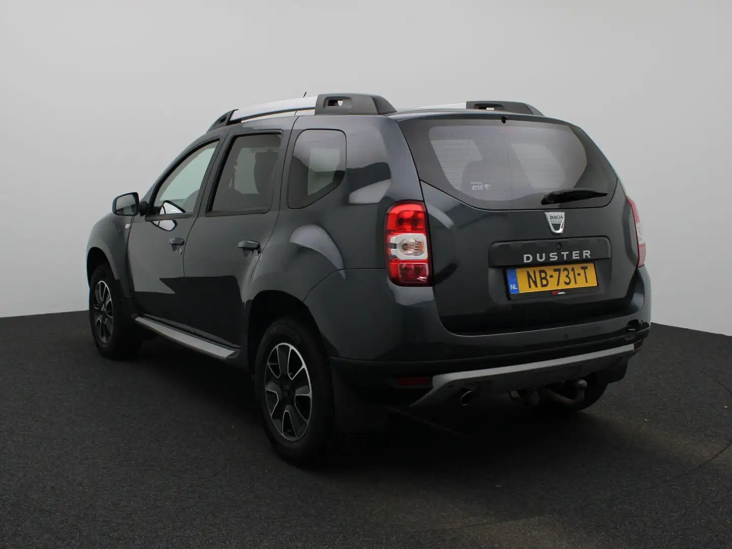Dacia Duster 1.2 TCe 4x2 Blackshadow | Trekhaak | All-Seasonban Grijs - 2