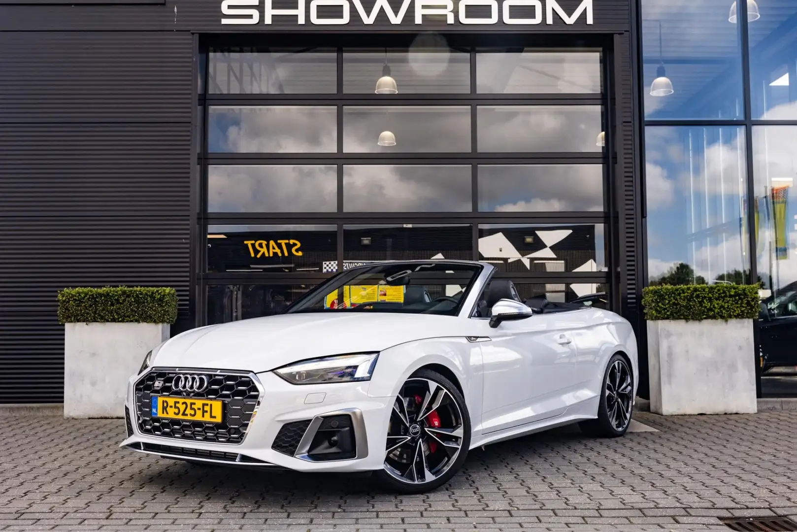 Audi A5 Cabriolet 3.0 TFSI S5 quattro, 354pk, Massage, Tre Wit - 2