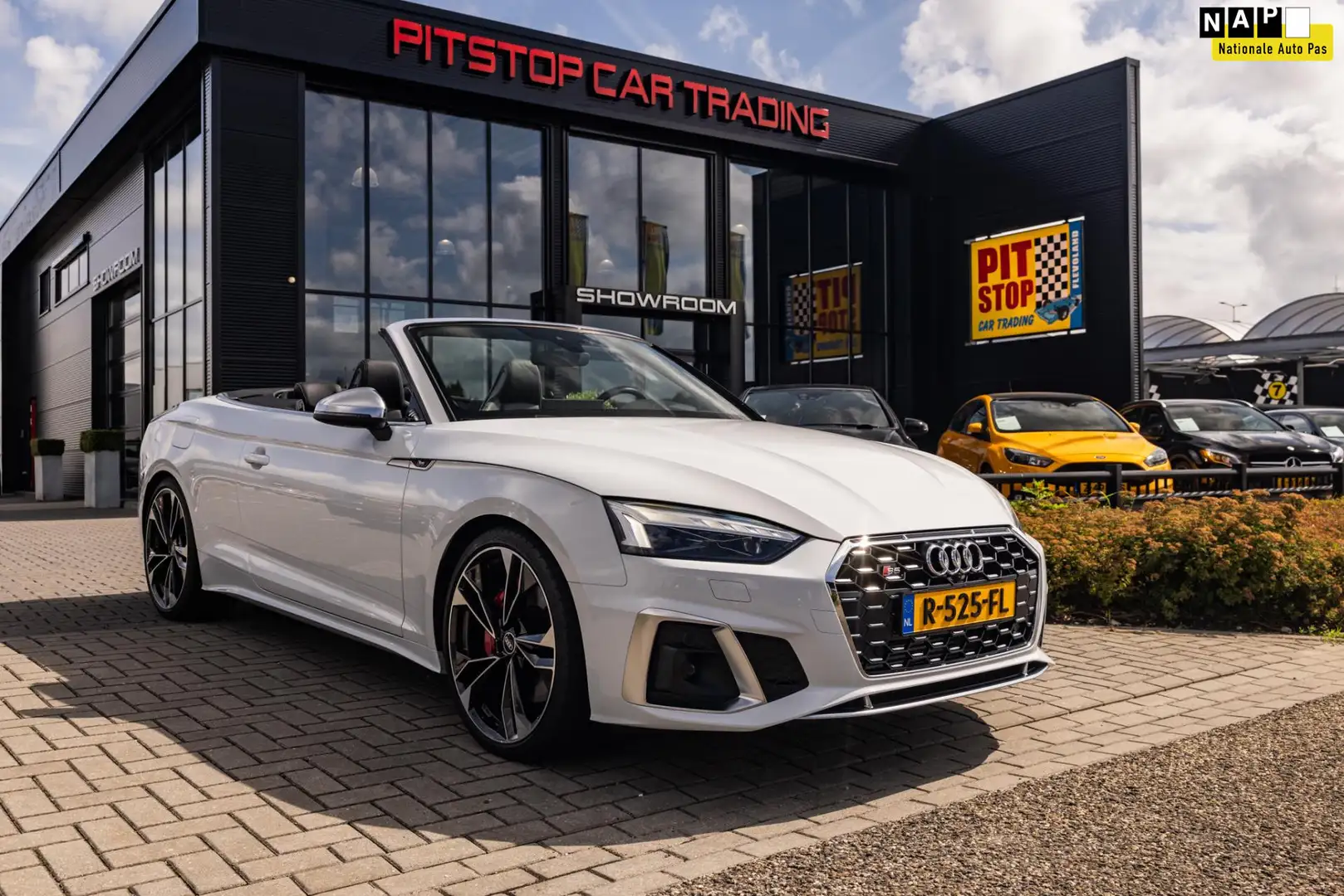 Audi A5 Cabriolet 3.0 TFSI S5 quattro, 354pk, Massage, Tre Wit - 1