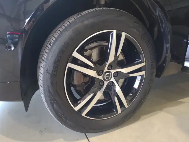 Volvo XC60 view 19