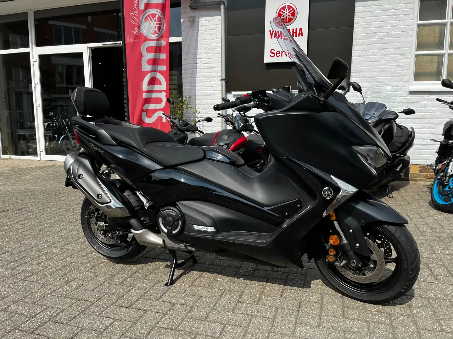 Yamaha TMAX DX Чорний - 1
