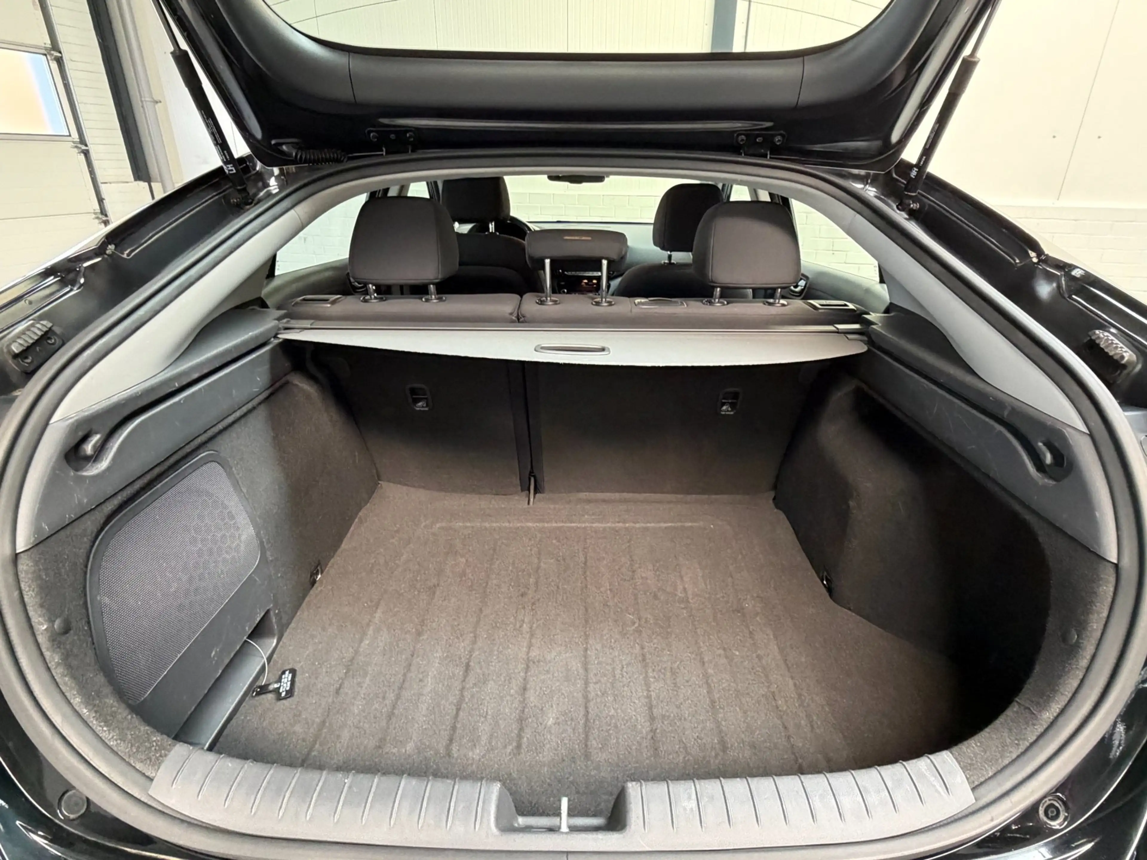 Hyundai IONIQ 1.6 GDi Comfort|Infinity|Camera|Keyless — photo 9