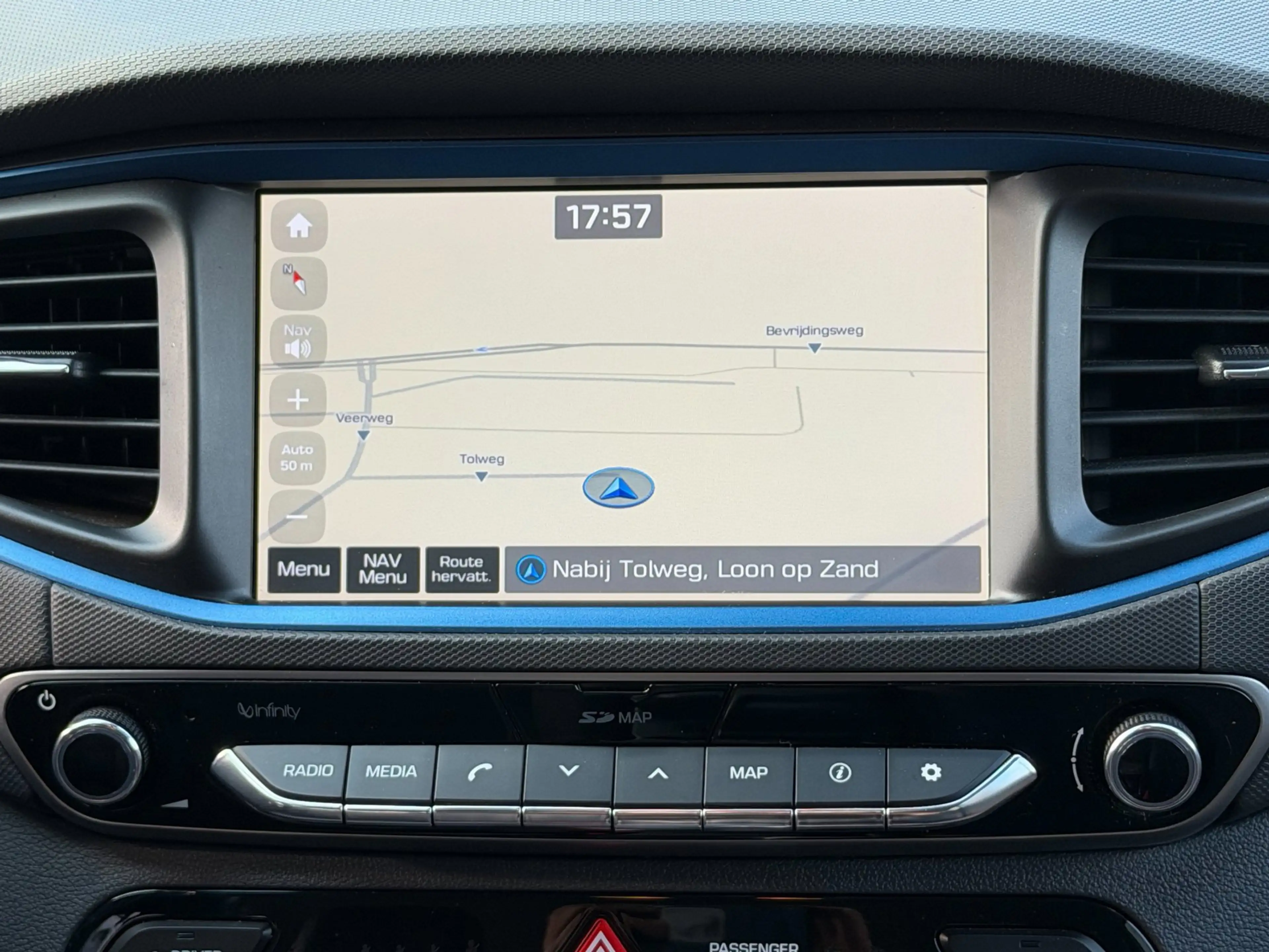 Hyundai IONIQ 1.6 GDi Comfort|Infinity|Camera|Keyless — photo 17