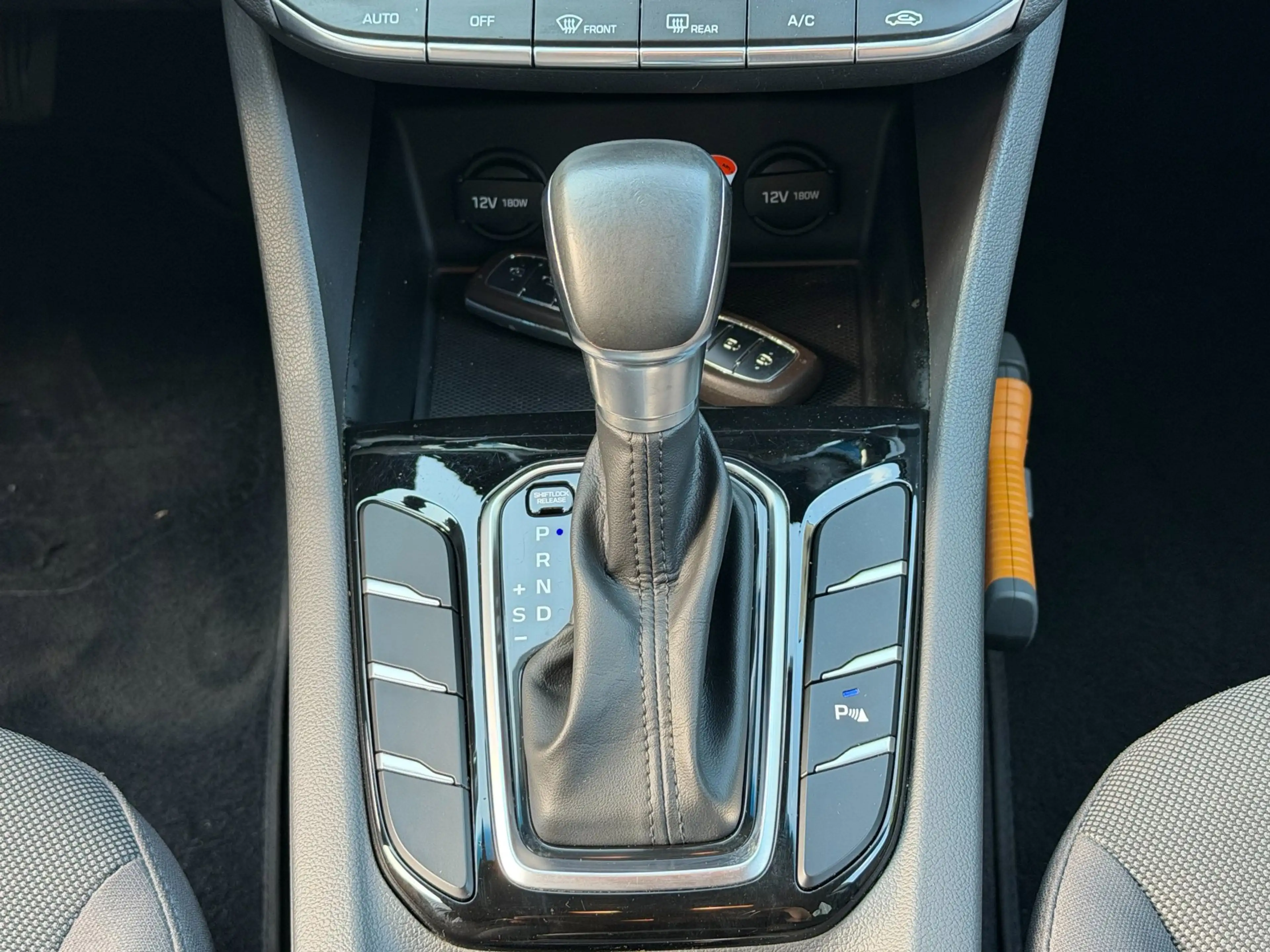 Hyundai IONIQ 1.6 GDi Comfort|Infinity|Camera|Keyless — photo 19