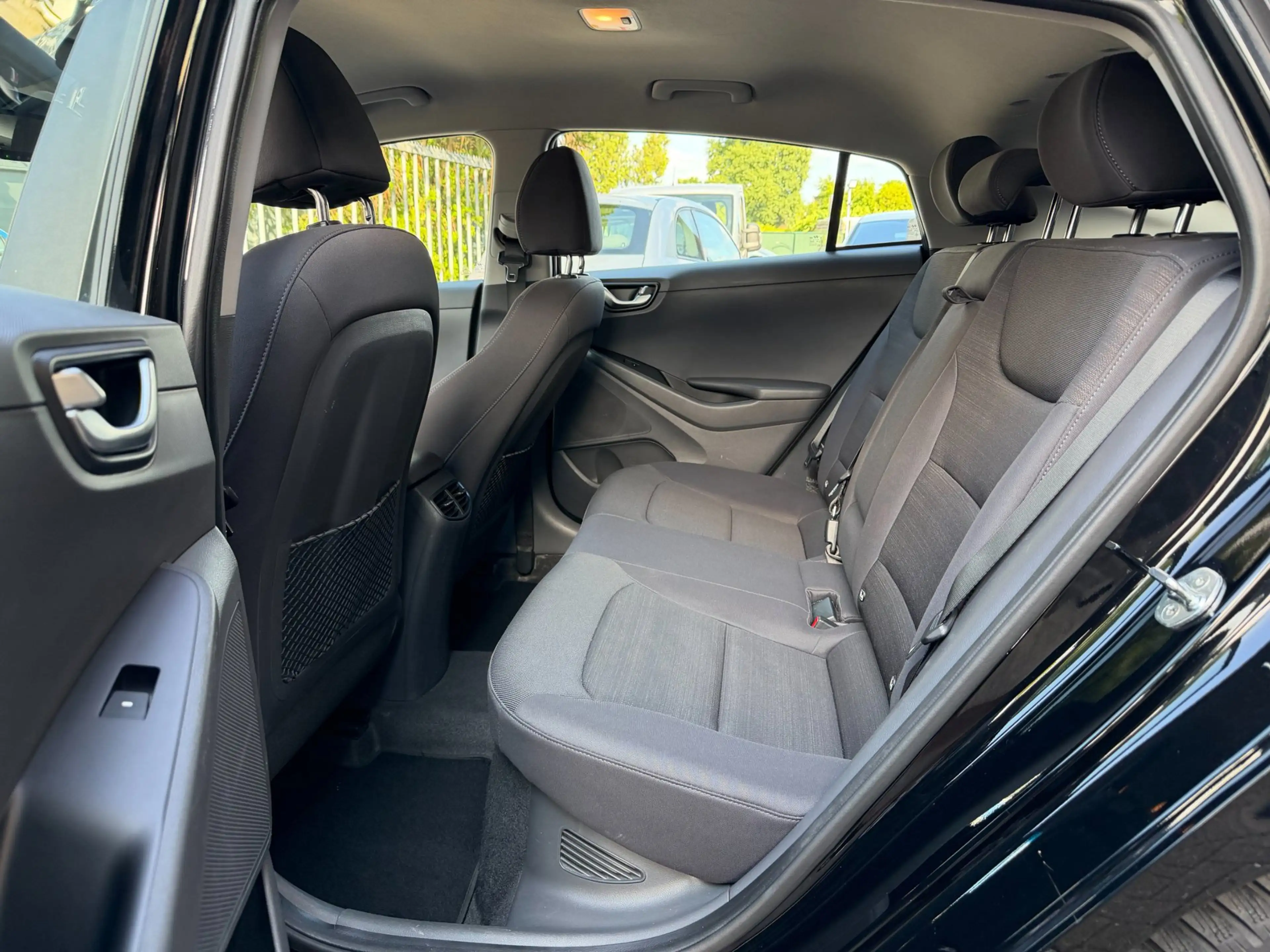 Hyundai IONIQ 1.6 GDi Comfort|Infinity|Camera|Keyless — photo 12