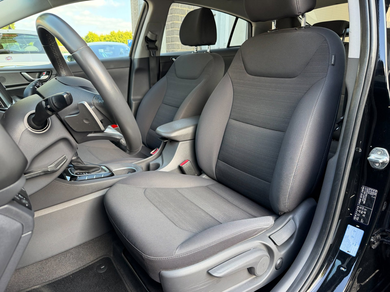 Hyundai IONIQ 1.6 GDi Comfort|Infinity|Camera|Keyless — photo 11