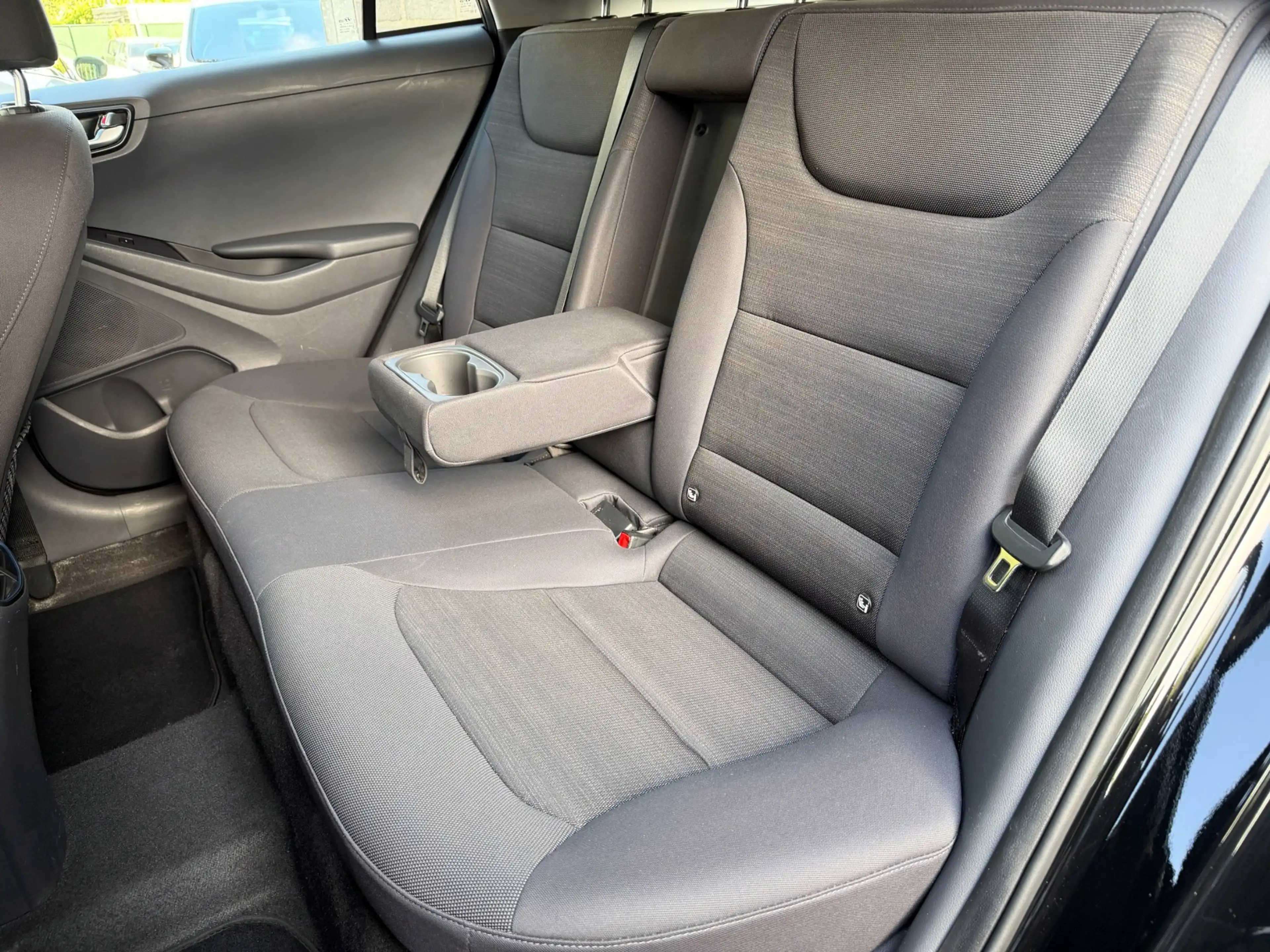 Hyundai IONIQ 1.6 GDi Comfort|Infinity|Camera|Keyless — photo 13