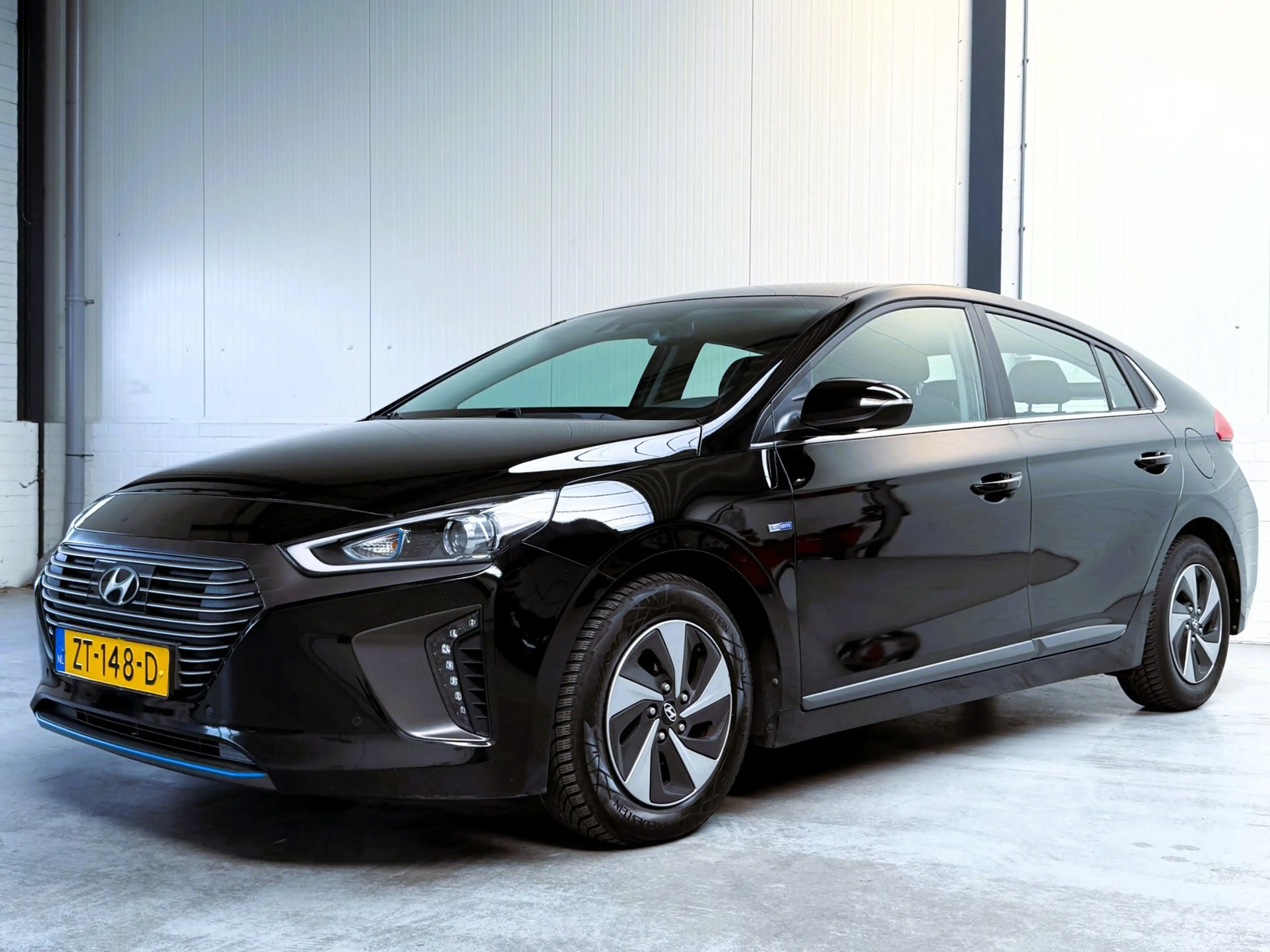 Hyundai IONIQ 1.6 GDi Comfort|Infinity|Camera|Keyless — photo 2
