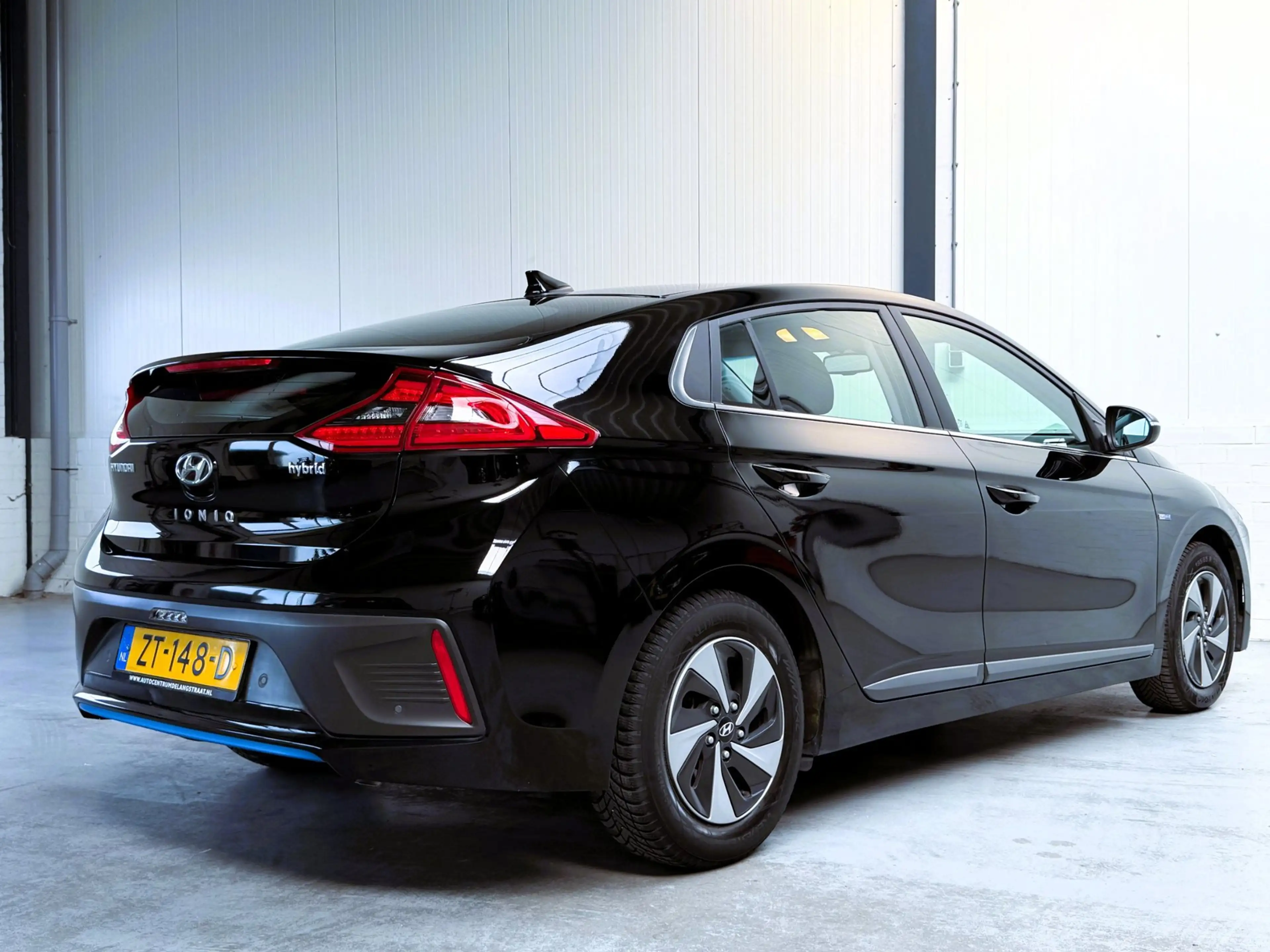 Hyundai IONIQ 1.6 GDi Comfort|Infinity|Camera|Keyless — photo 4