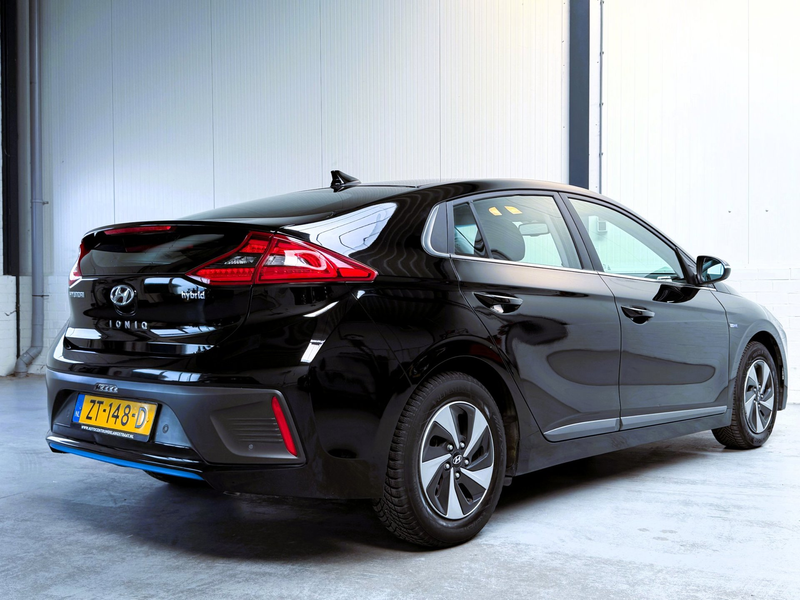 Hyundai IONIQ 1.6 GDi Comfort|Infinity|Camera|Keyless — photo 4