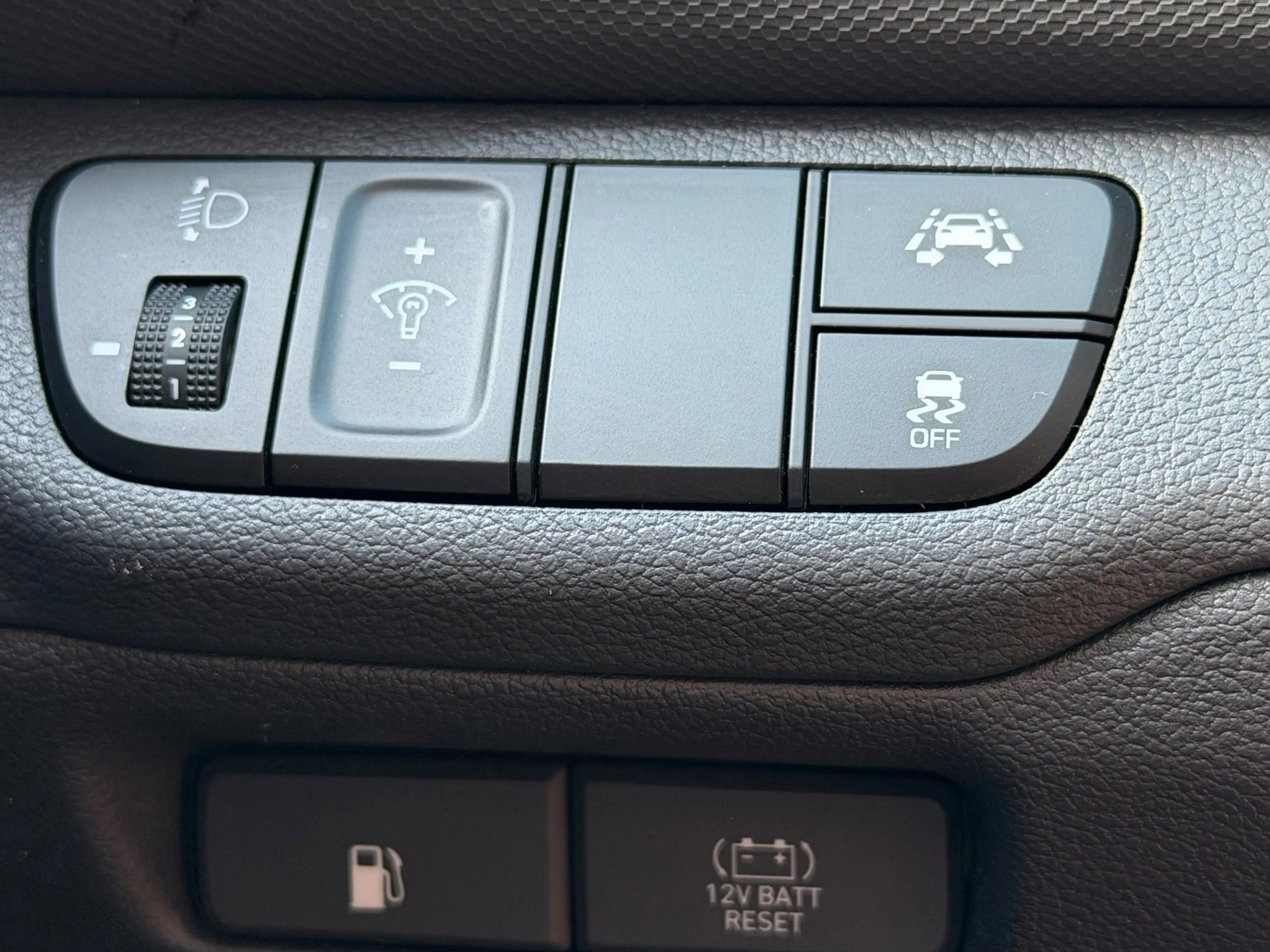 Hyundai IONIQ 1.6 GDi Comfort|Infinity|Camera|Keyless — photo 25