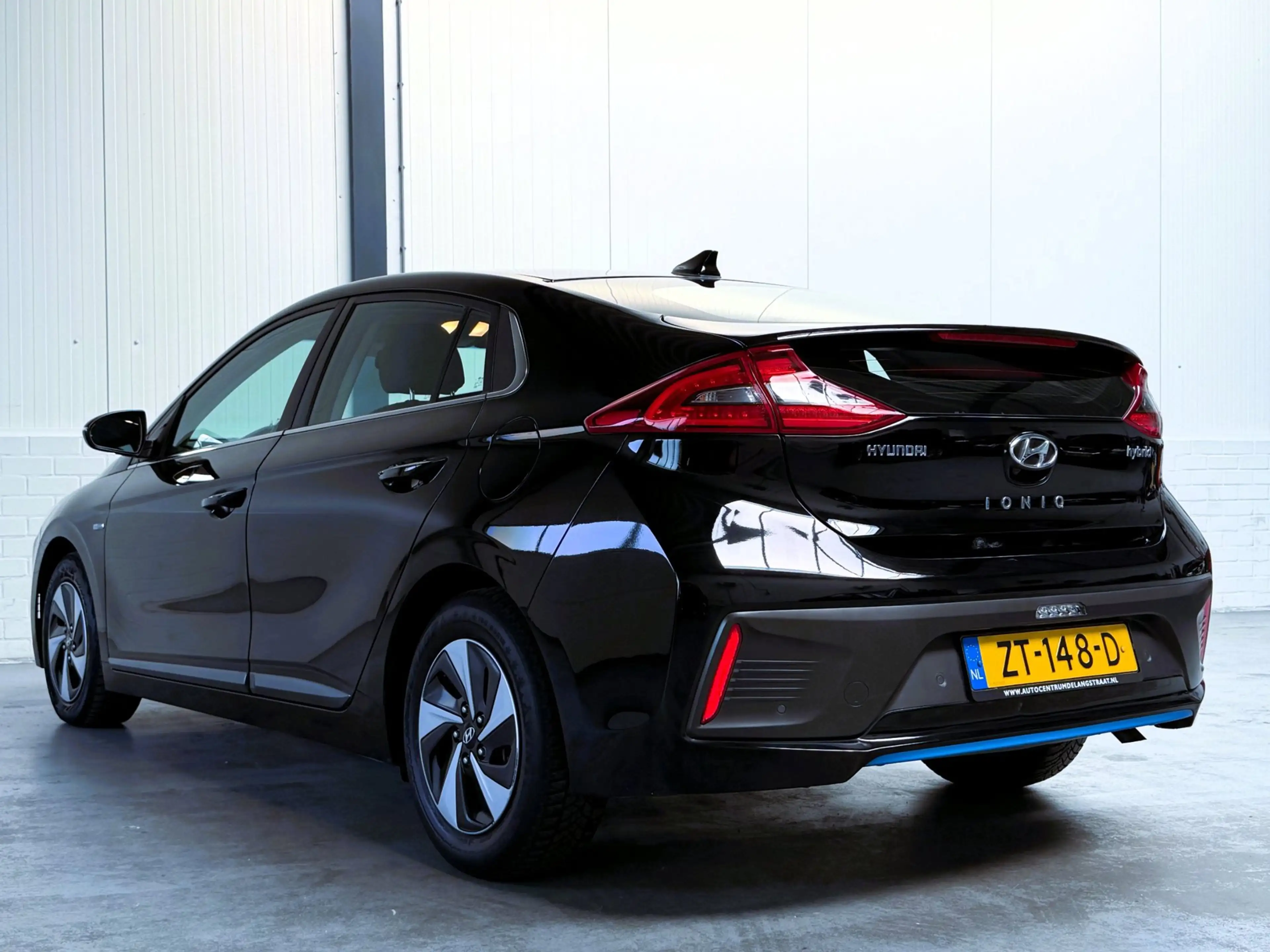 Hyundai IONIQ 1.6 GDi Comfort|Infinity|Camera|Keyless — photo 3